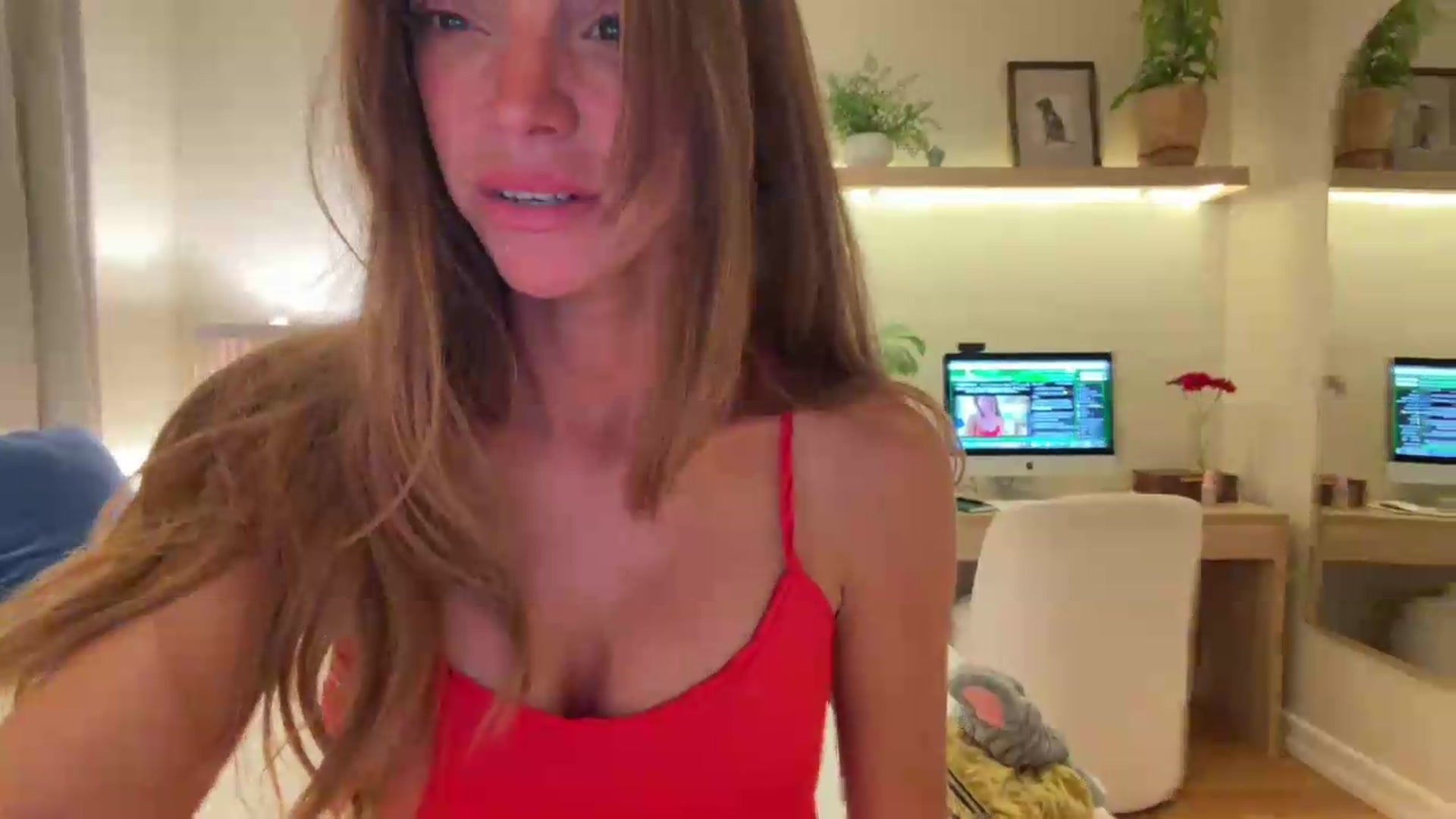 Gallery image thumbnail from NikiSkyler's myfreecams stream on, 09/09/2026, 03:41 image 9 of 20