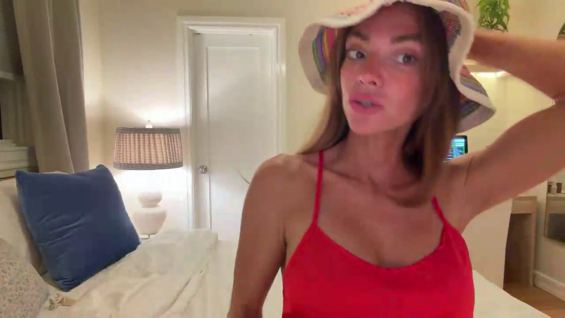 Gallery image thumbnail from NikiSkyler's myfreecams stream on, 09/09/2026, 03:41 image 6 of 20