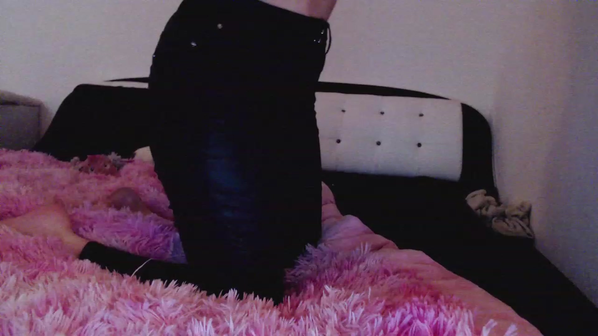 Gallery image thumbnail from NikiaRoza's myfreecams stream on, 12/06/2022, 06:42 image 5 of 20