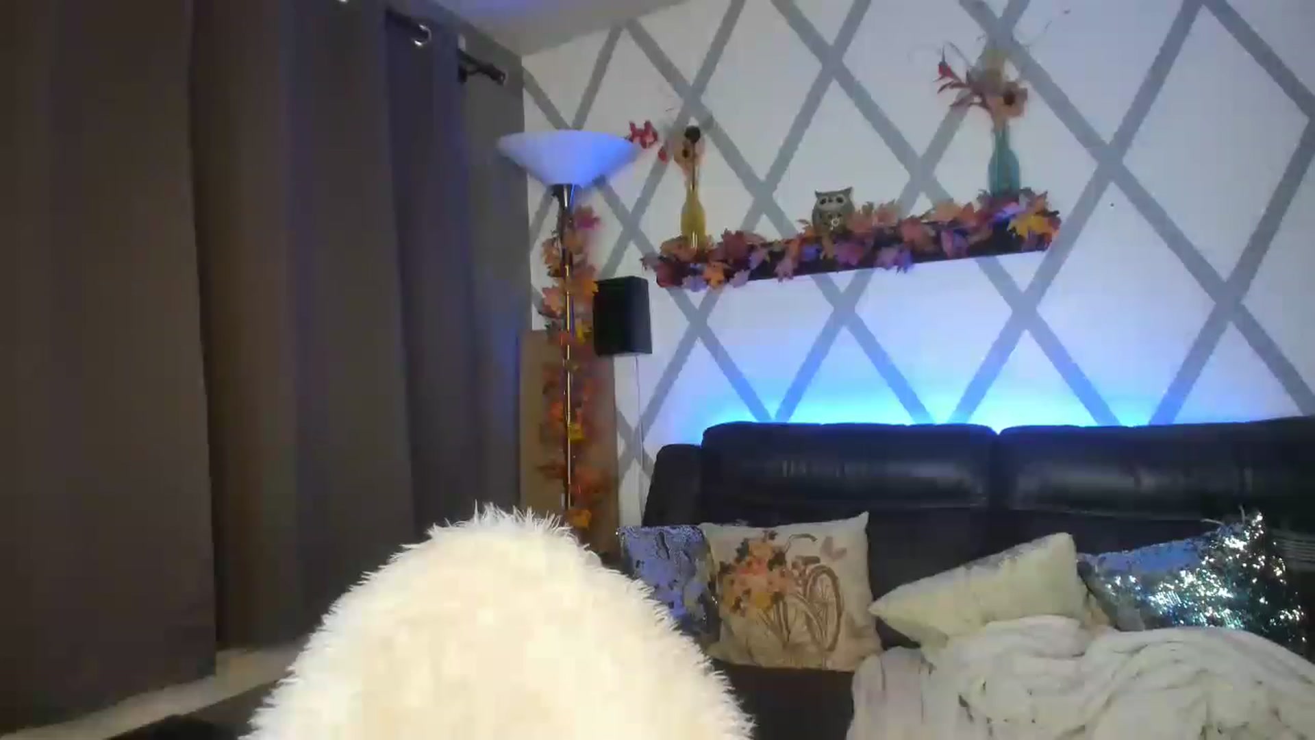Gallery image thumbnail from Nikibutterfly's myfreecams stream on, 11/23/2022, 03:33 image 18 of 20