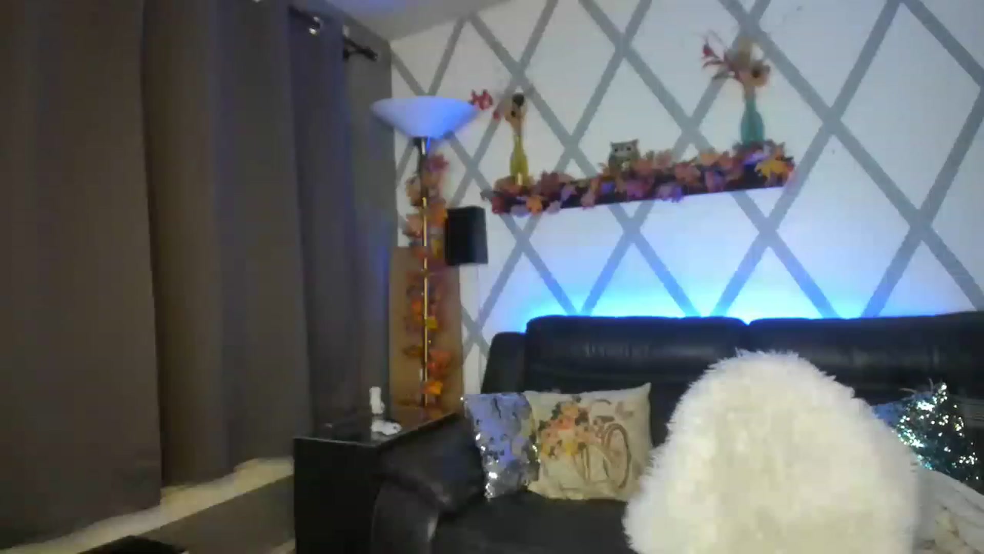 Gallery image thumbnail from Nikibutterfly's myfreecams stream on, 11/23/2022, 03:33 image 3 of 20