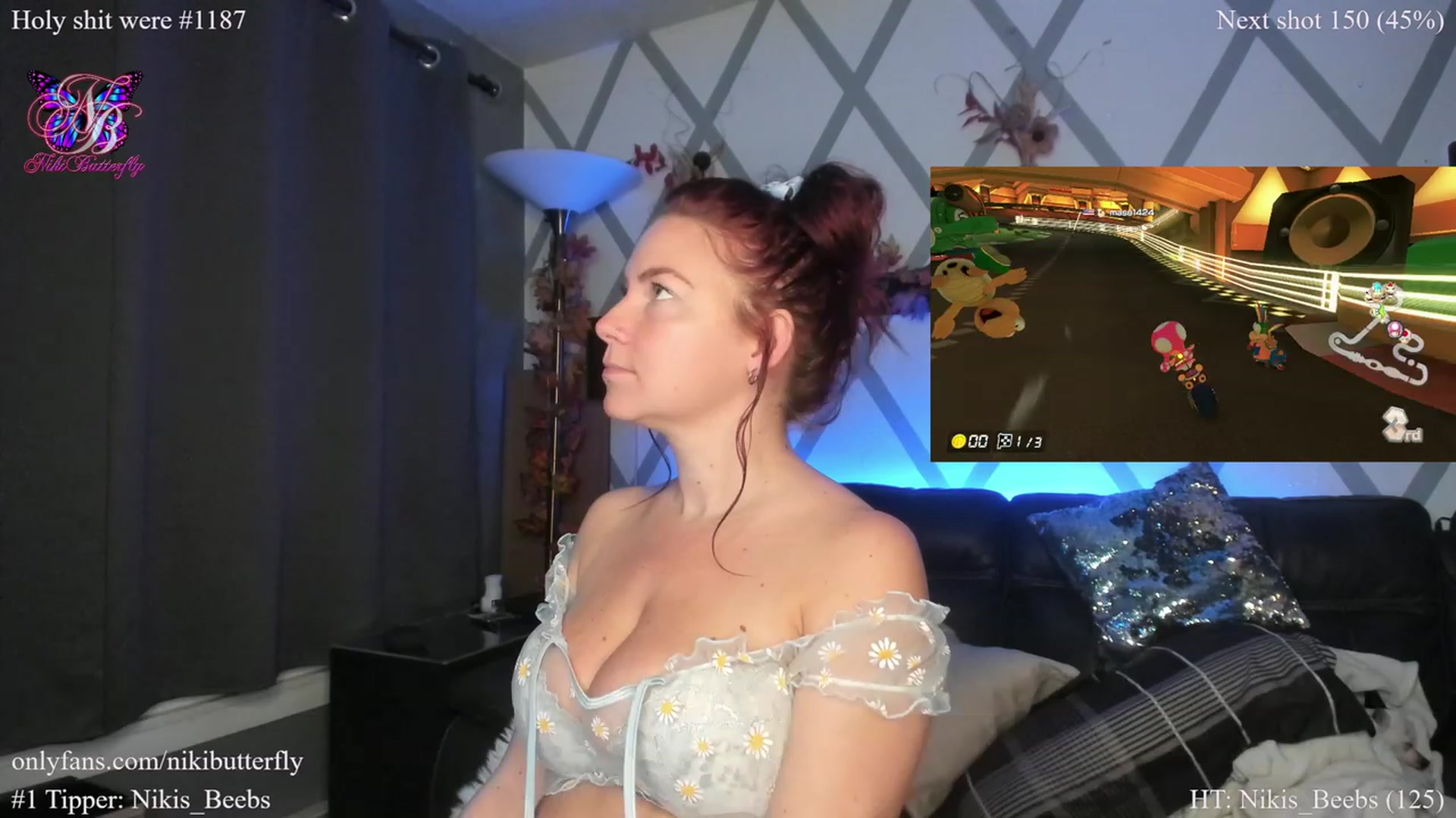 Gallery image thumbnail from Nikibutterfly's myfreecams stream on, 11/25/2022, 03:45 image 6 of 20