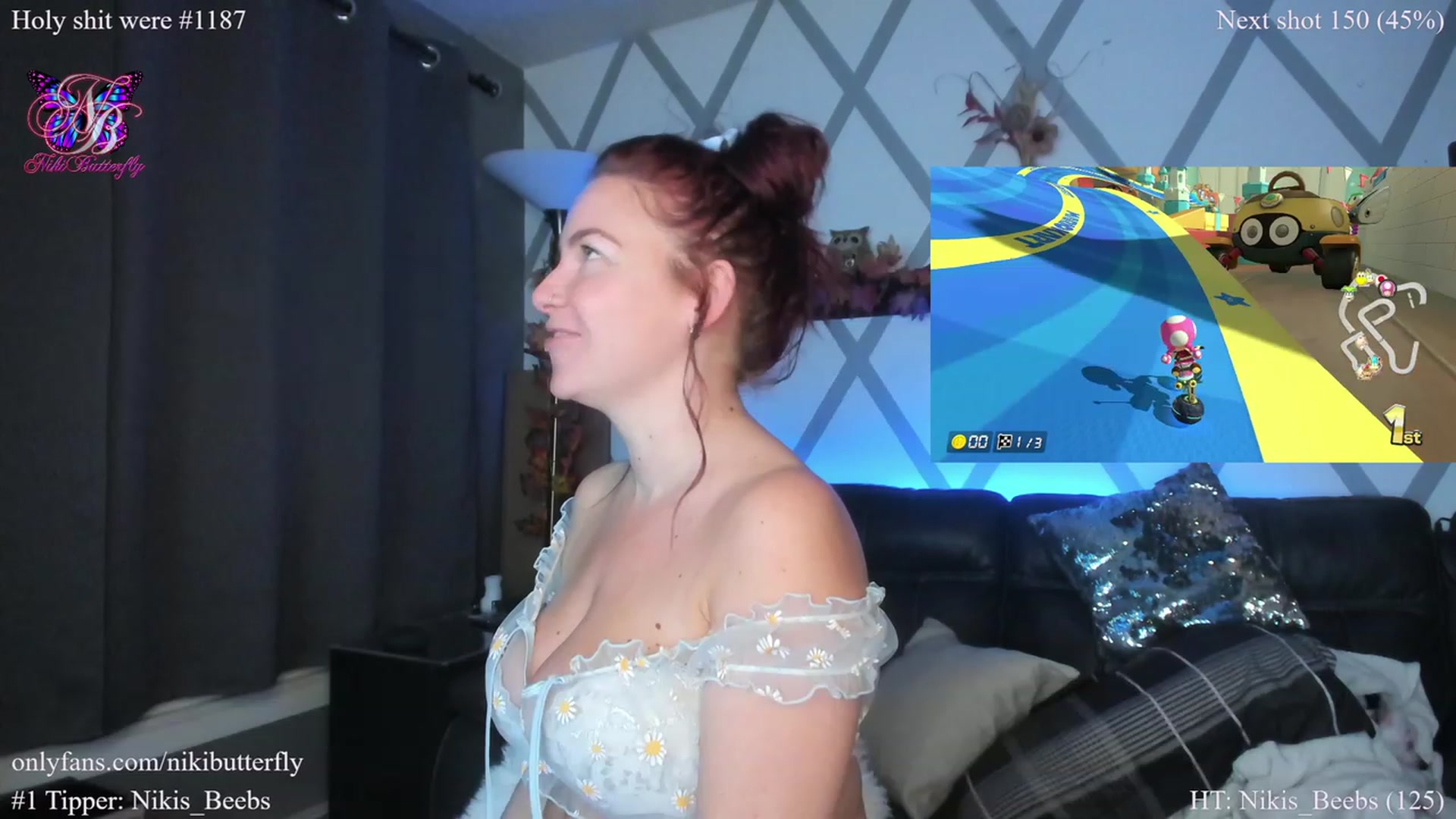 Gallery image thumbnail from Nikibutterfly's myfreecams stream on, 11/25/2022, 03:45 image 13 of 20