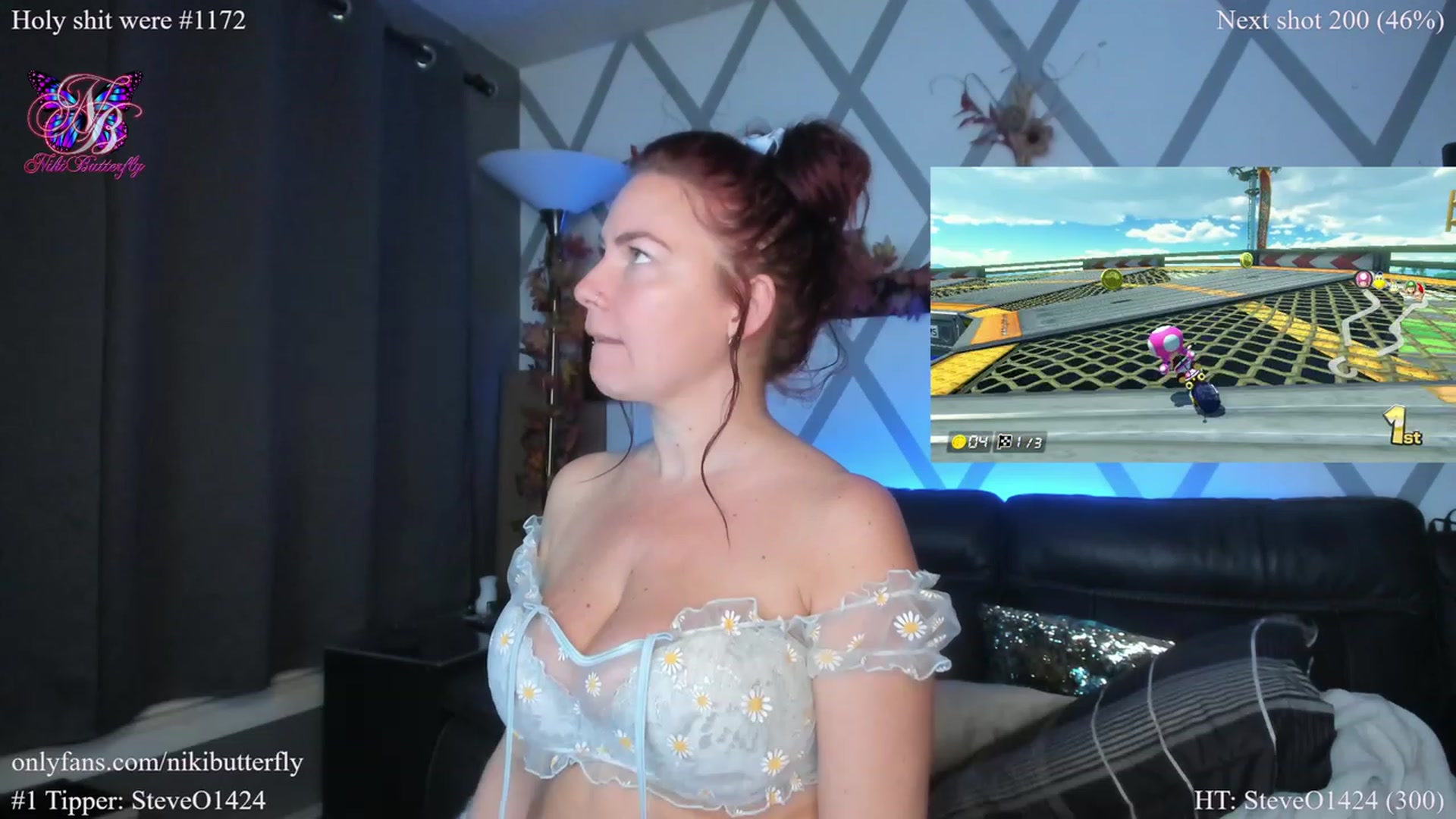Gallery image thumbnail from Nikibutterfly's myfreecams stream on, 11/25/2022, 06:10 image 4 of 20