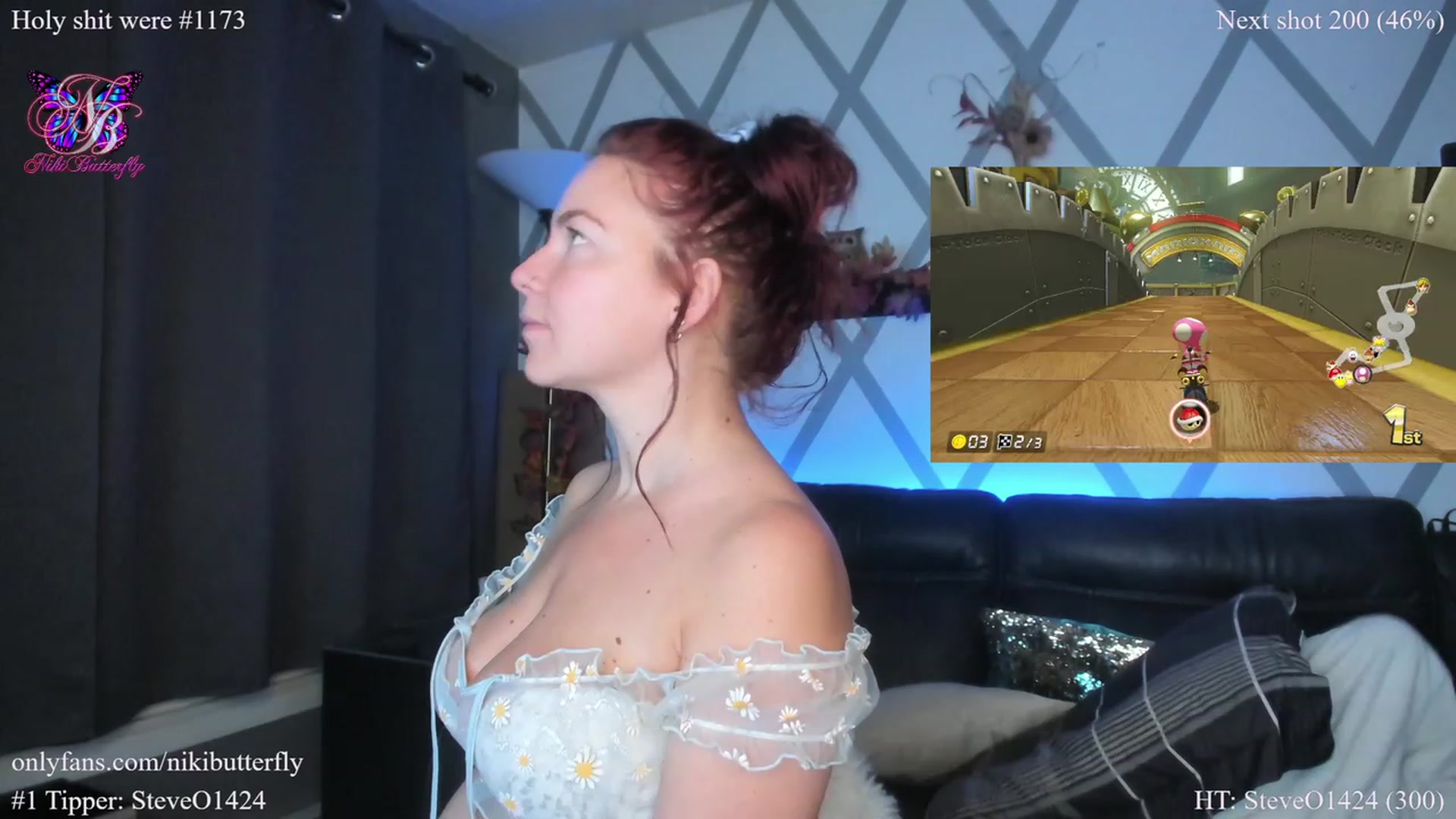 Gallery image thumbnail from Nikibutterfly's myfreecams stream on, 11/25/2022, 06:10 image 9 of 20