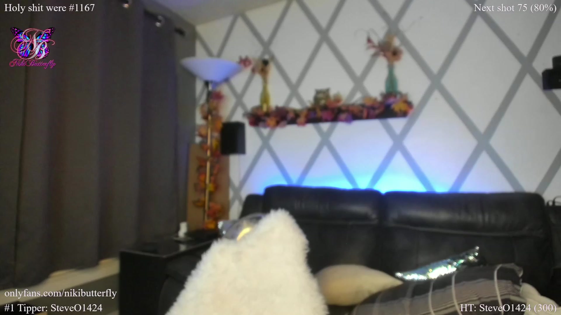 Gallery image thumbnail from Nikibutterfly's myfreecams stream on, 11/25/2022, 06:10 image 18 of 20