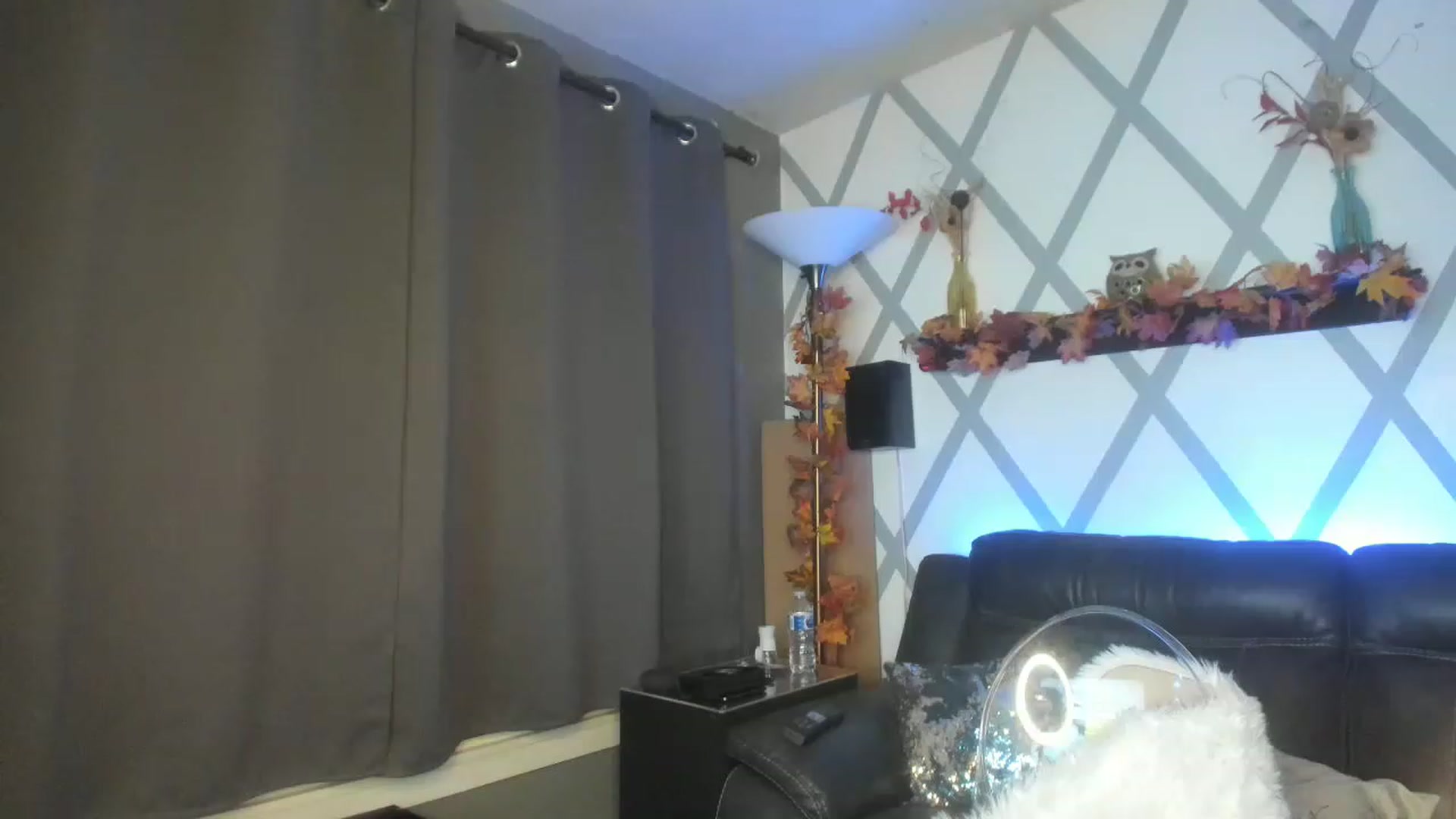 Gallery image thumbnail from Nikibutterfly's myfreecams stream on, 11/26/2022, 06:44 image 14 of 20