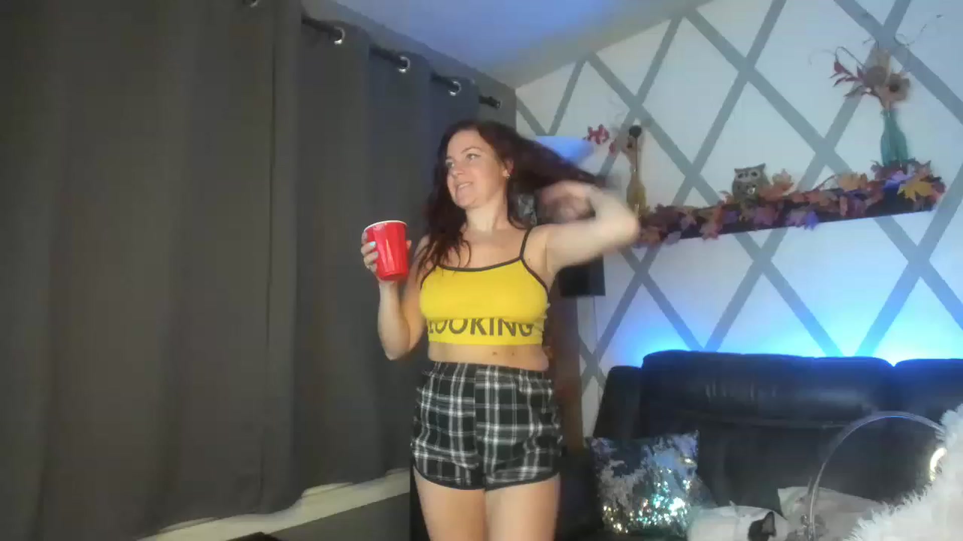 Gallery image thumbnail from Nikibutterfly's myfreecams stream on, 11/26/2022, 06:44 image 3 of 20