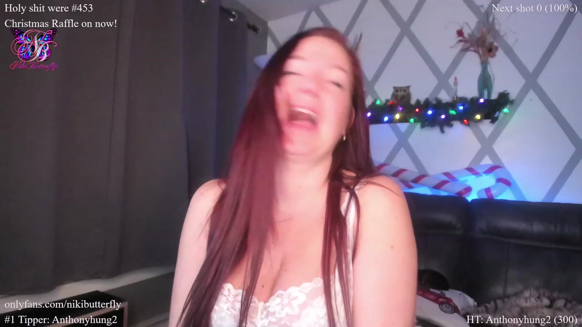 Gallery image thumbnail from Nikibutterfly's myfreecams stream on, 12/20/2022, 10:08 image 3 of 20