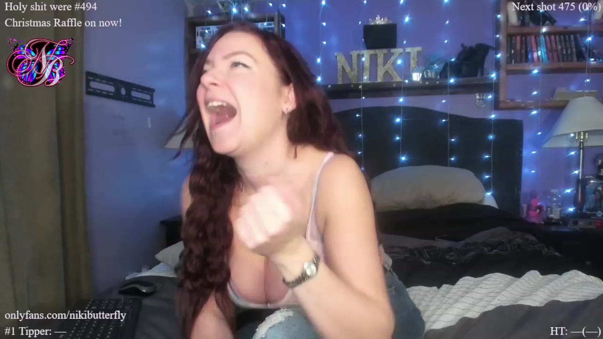 Gallery image thumbnail from Nikibutterfly's myfreecams stream on, 12/23/2022, 18:13 image 3 of 20