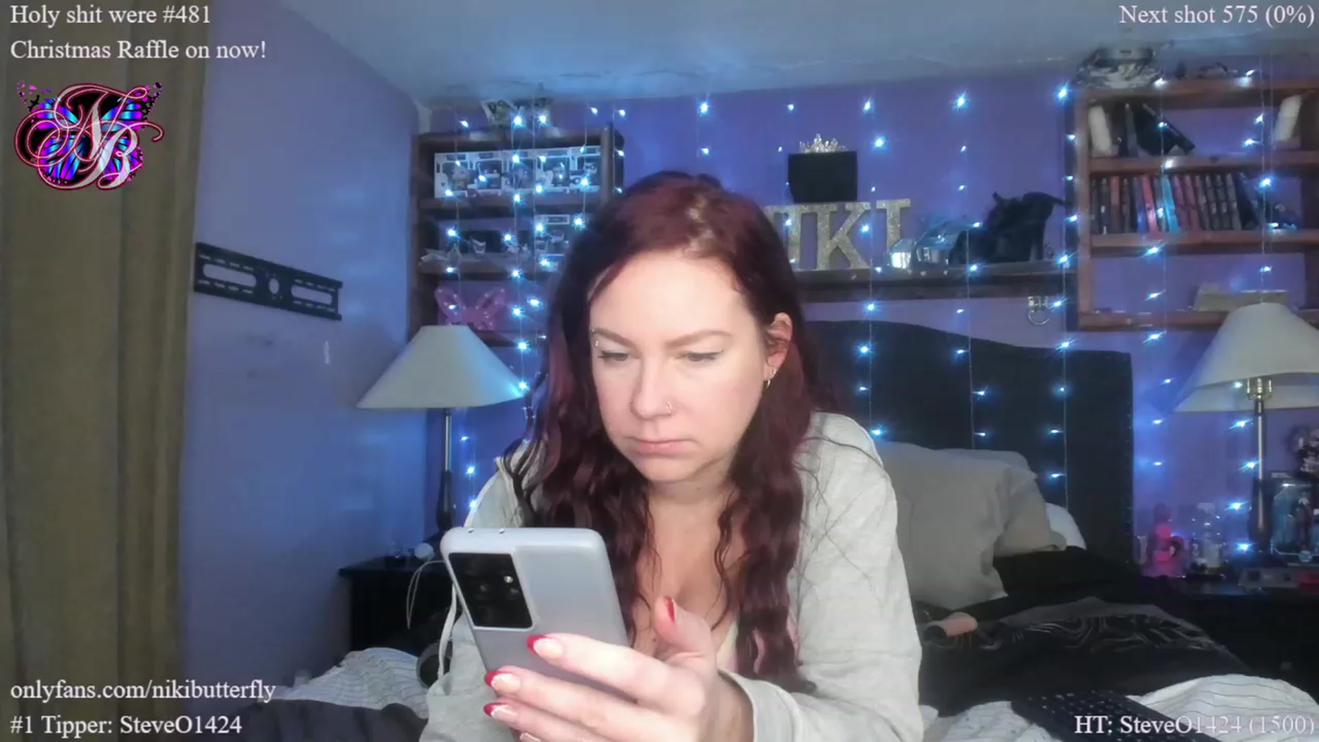 Gallery image thumbnail from Nikibutterfly's myfreecams stream on, 12/23/2022, 19:31 image 19 of 20