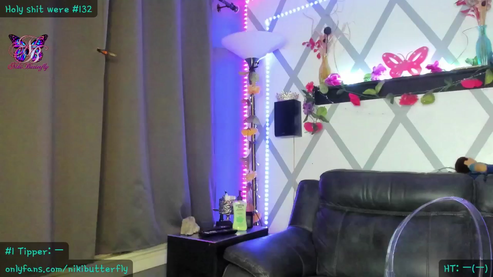 Gallery image thumbnail from Nikibutterfly's myfreecams stream on, 06/10/2024, 02:44 image 7 of 20
