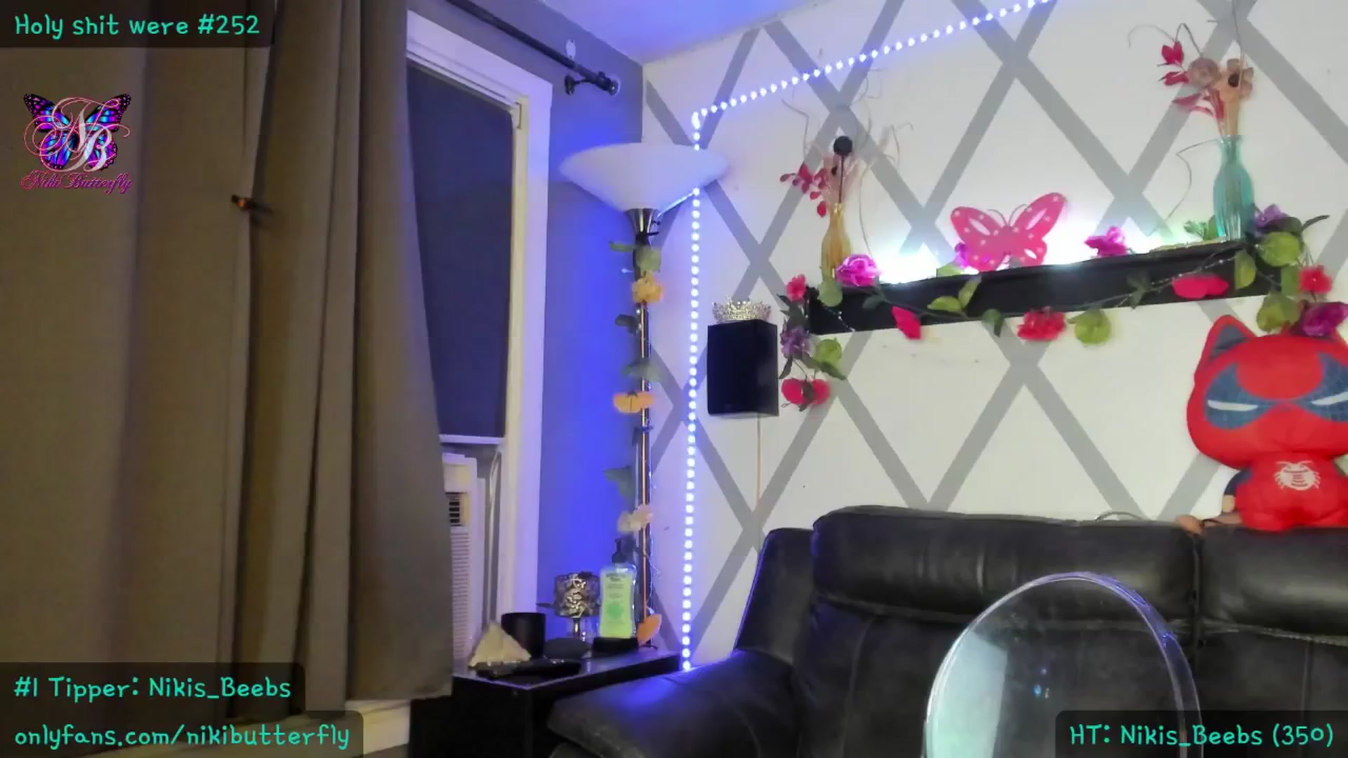 Gallery image thumbnail from Nikibutterfly's myfreecams stream on, 06/16/2024, 04:02 image 14 of 20