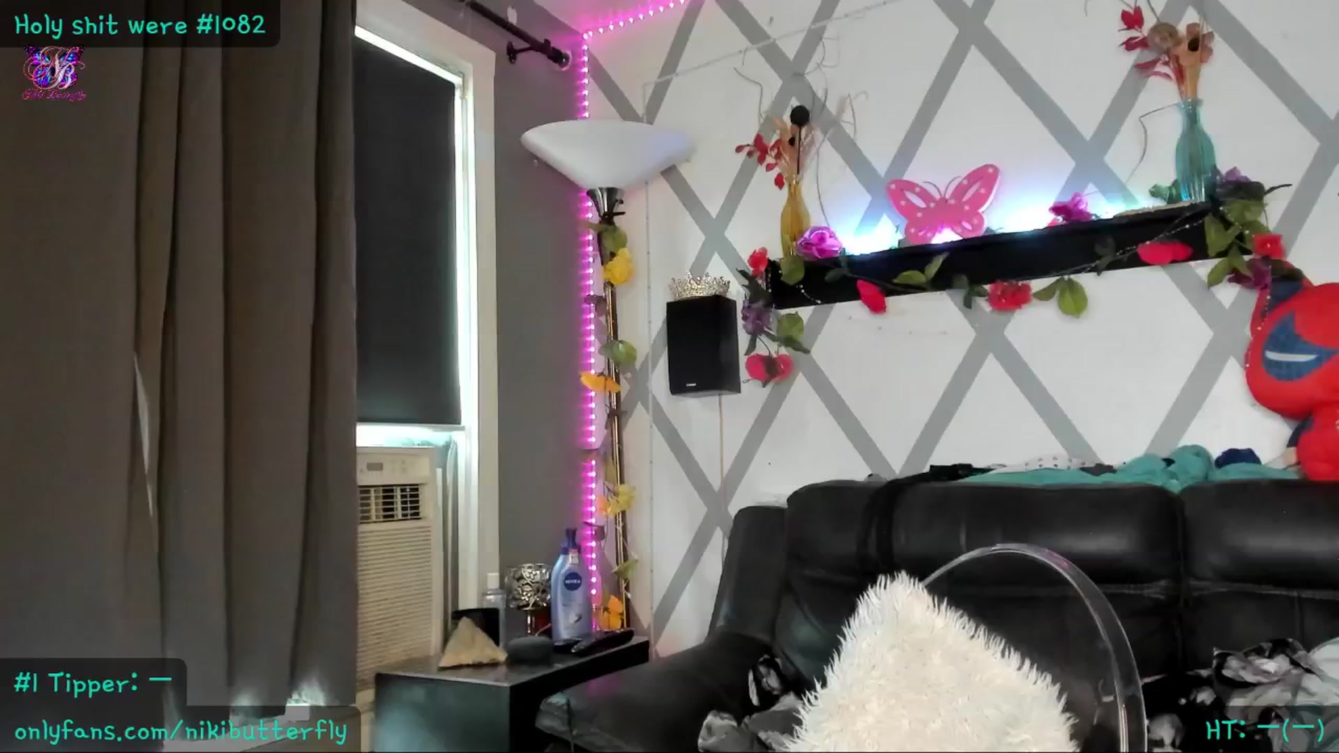 Gallery image thumbnail from Nikibutterfly's myfreecams stream on, 07/10/2024, 18:29 image 4 of 20