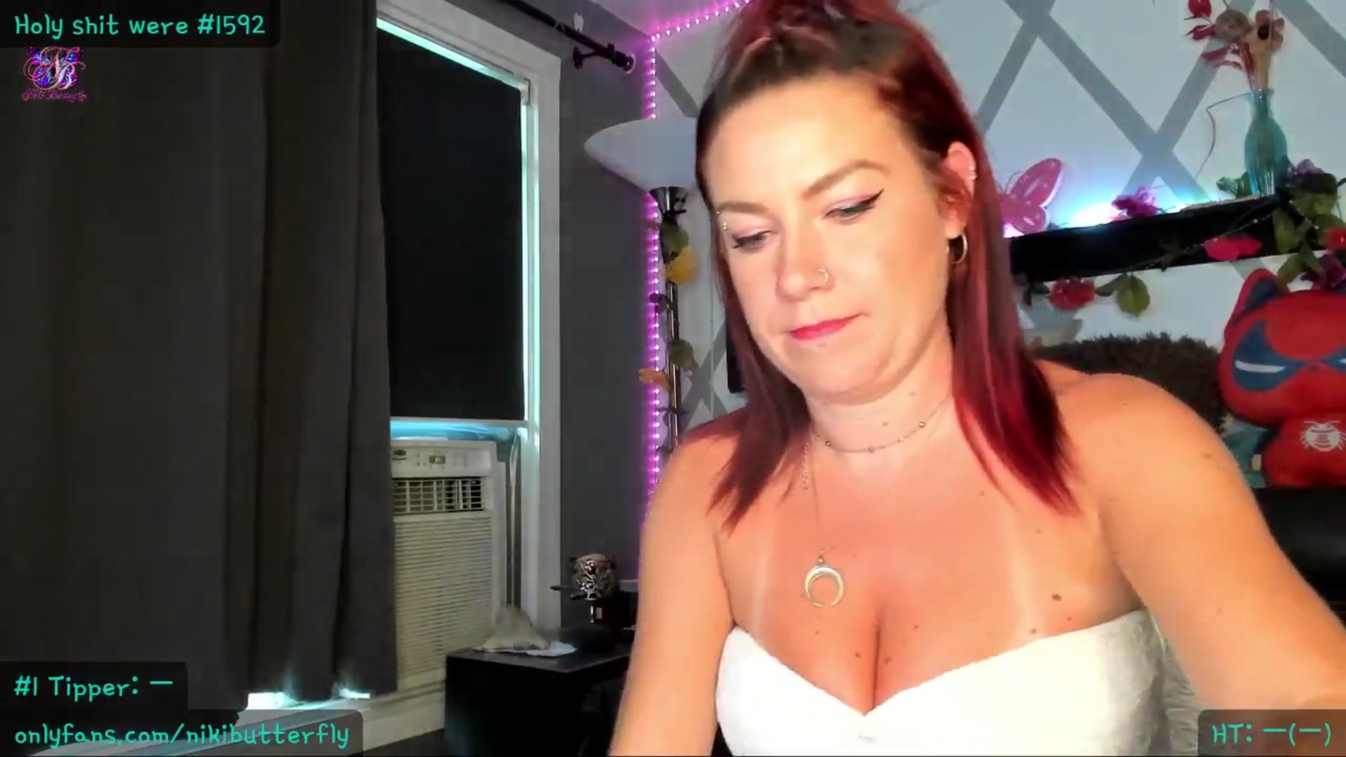 Gallery image thumbnail from Nikibutterfly's myfreecams stream on, 07/22/2024, 24:00 image 19 of 20