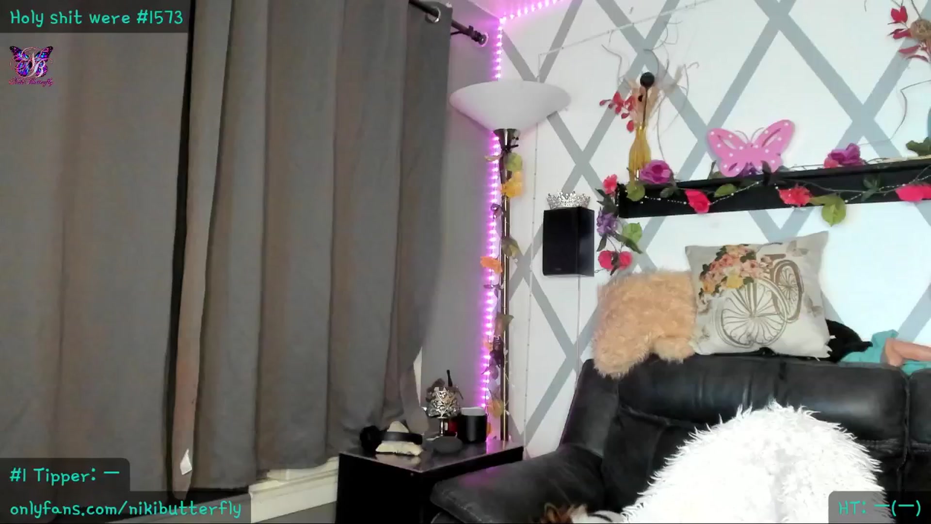 Gallery image thumbnail from Nikibutterfly's myfreecams stream on, 07/27/2024, 03:47 image 2 of 20