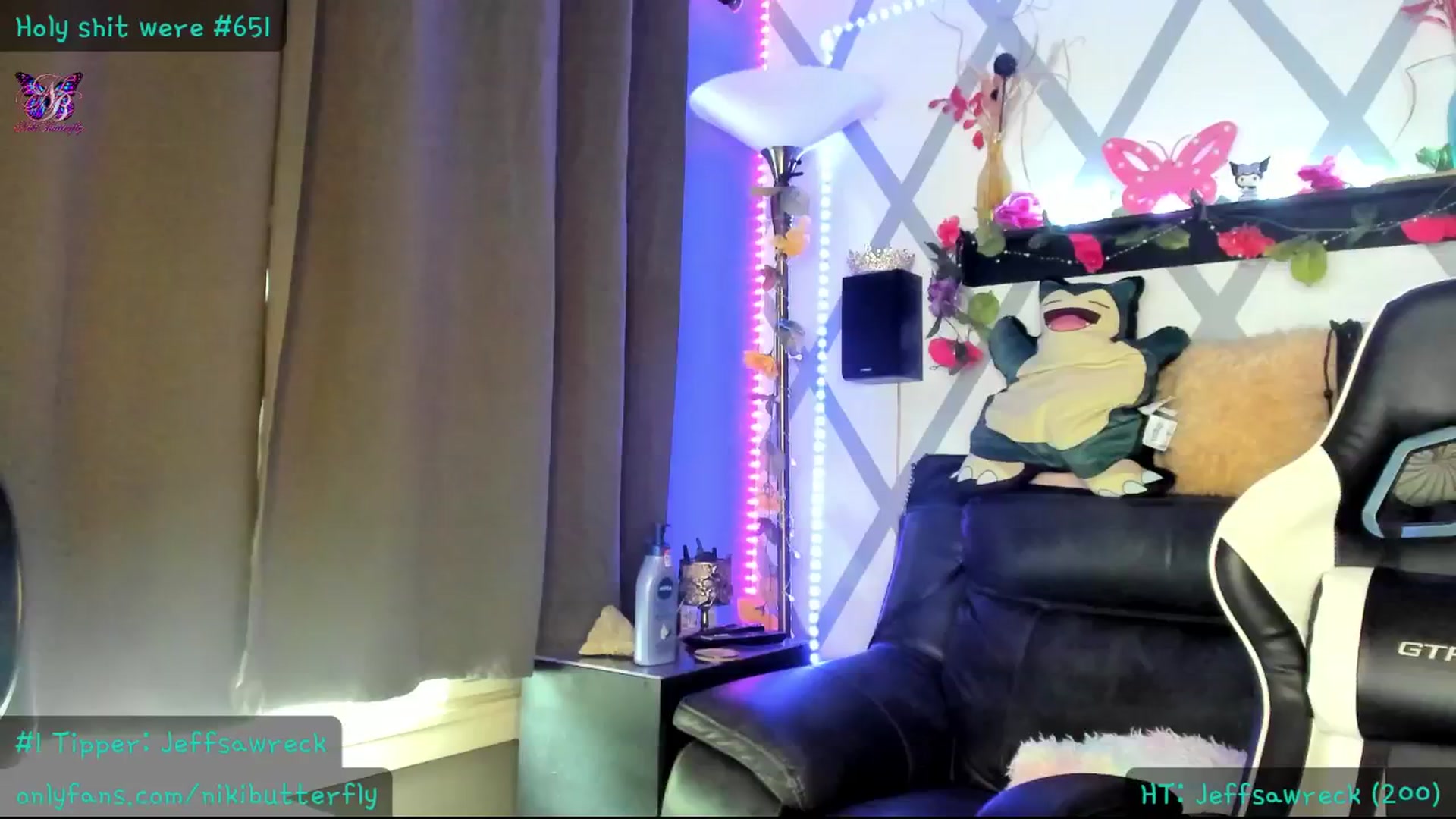Gallery image thumbnail from Nikibutterfly's myfreecams stream on, 08/21/2024, 19:38 image 14 of 20