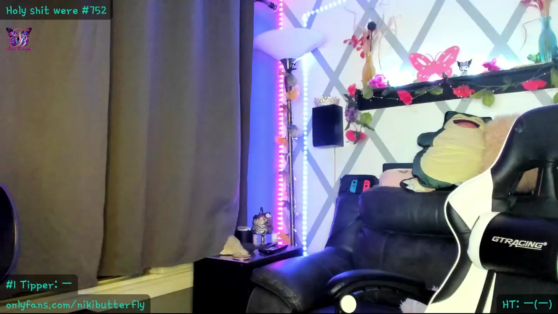 Gallery image thumbnail from Nikibutterfly's myfreecams stream on, 08/25/2024, 01:41 image 15 of 20