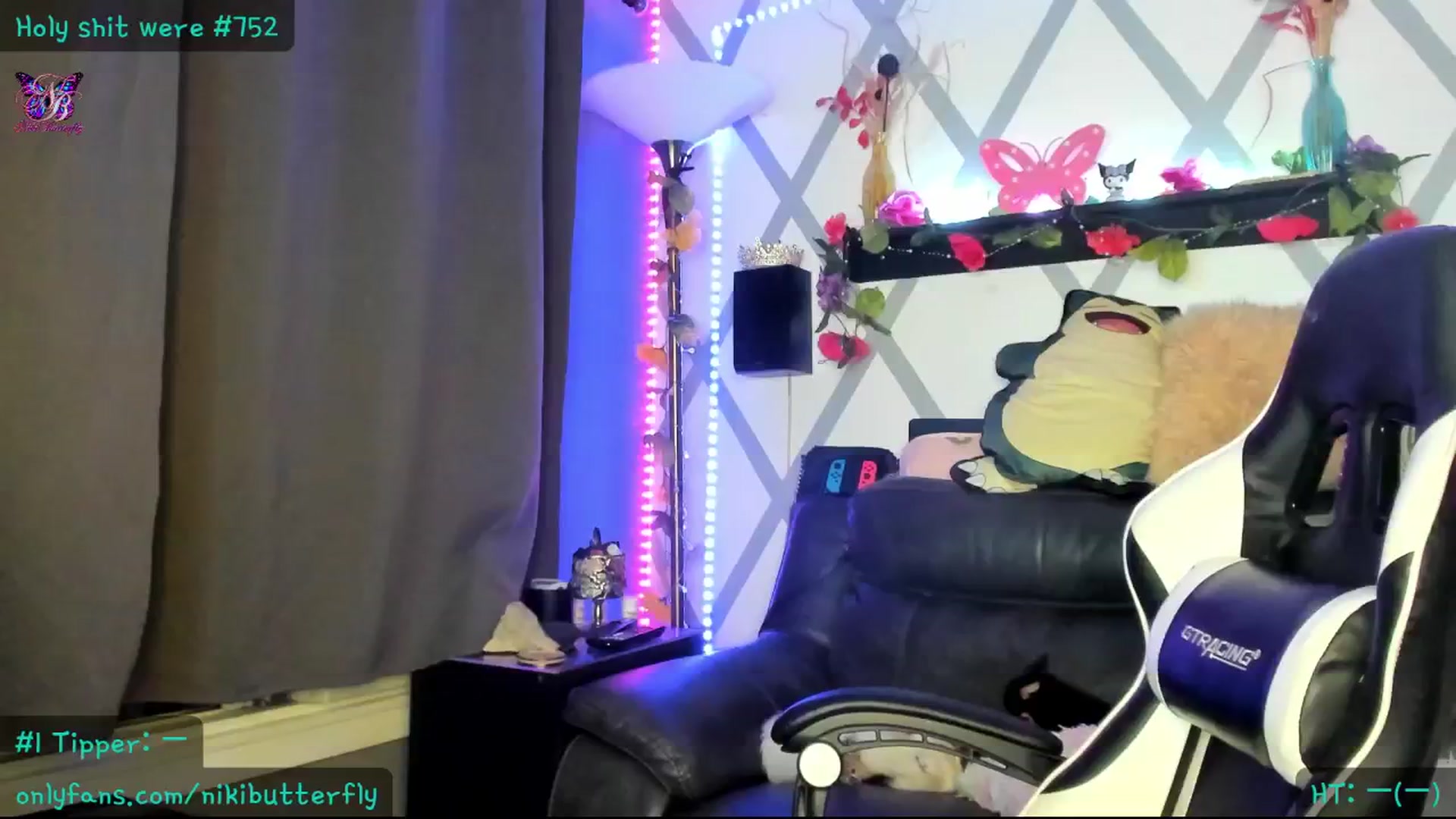 Gallery image thumbnail from Nikibutterfly's myfreecams stream on, 08/25/2024, 01:41 image 1 of 20