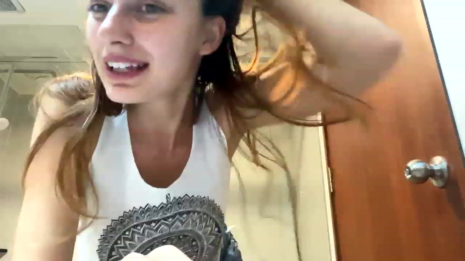 Gallery image thumbnail from Nikita_9's myfreecams stream on, 12/12/2022, 10:43 image 20 of 20