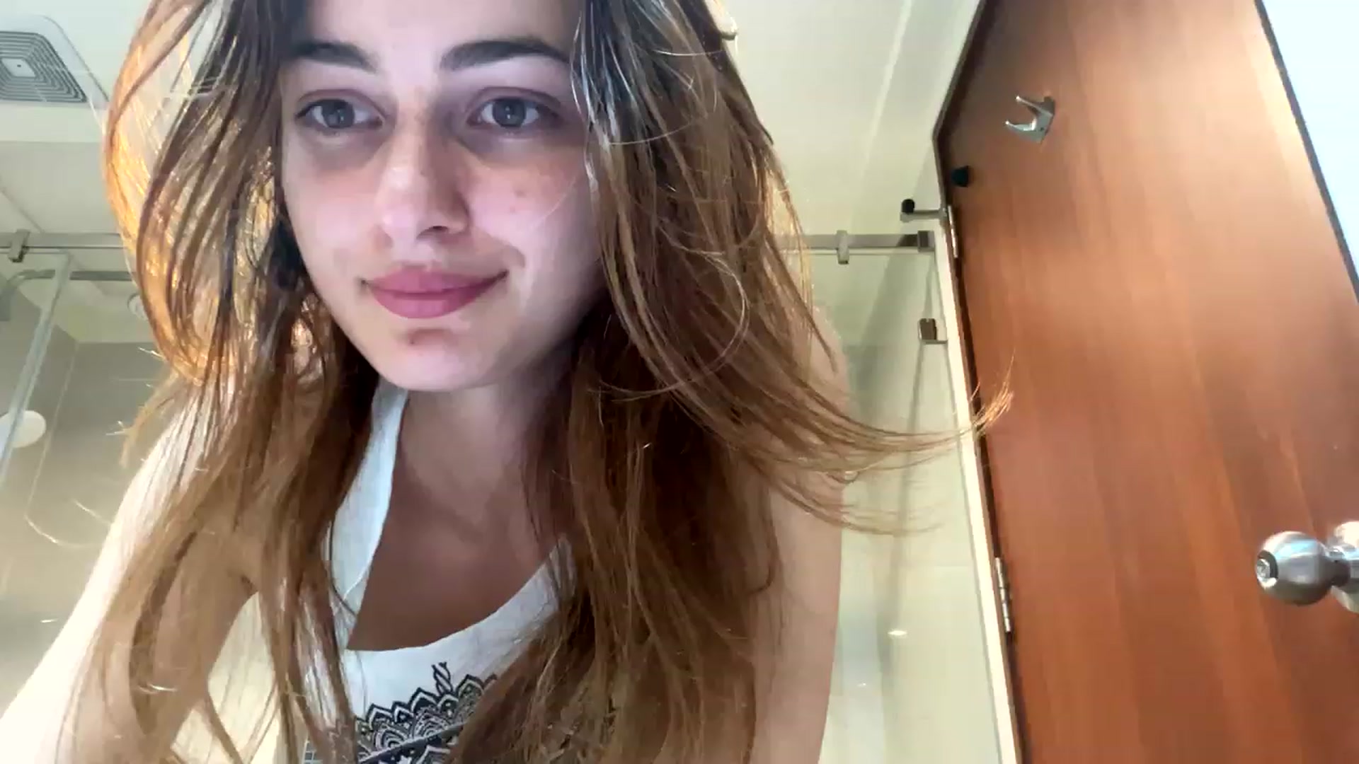 Gallery image thumbnail from Nikita_9's myfreecams stream on, 12/12/2022, 10:43 image 15 of 20