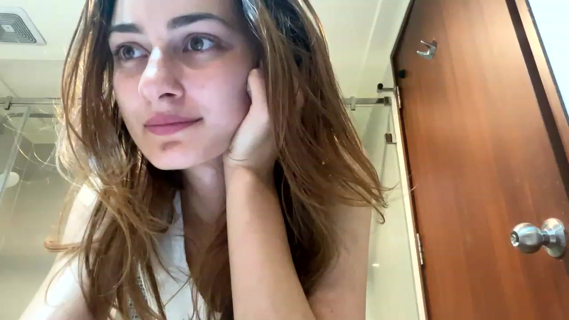 Gallery image thumbnail from Nikita_9's myfreecams stream on, 12/12/2022, 10:43 image 8 of 20