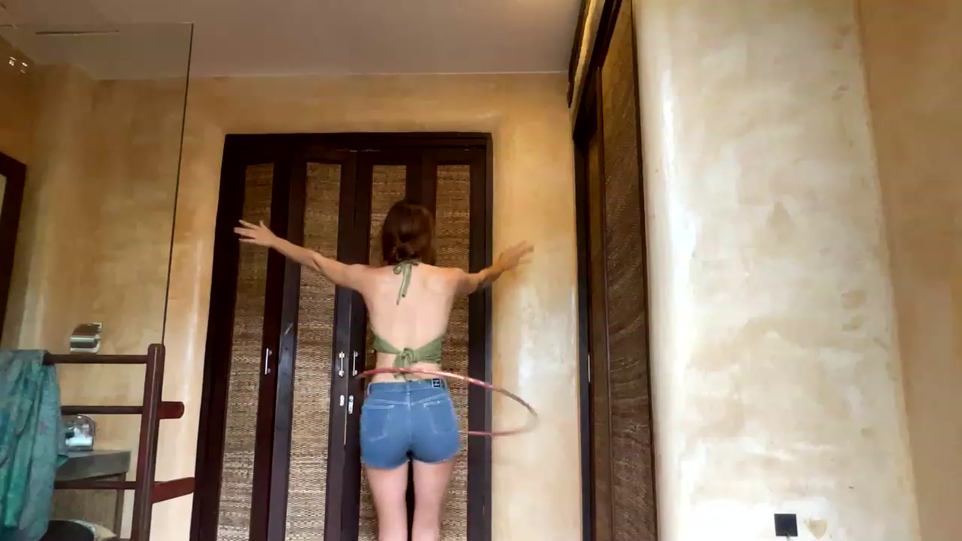 Gallery image thumbnail from Nikita_9's myfreecams stream on, 01/03/2023, 08:33 image 18 of 20