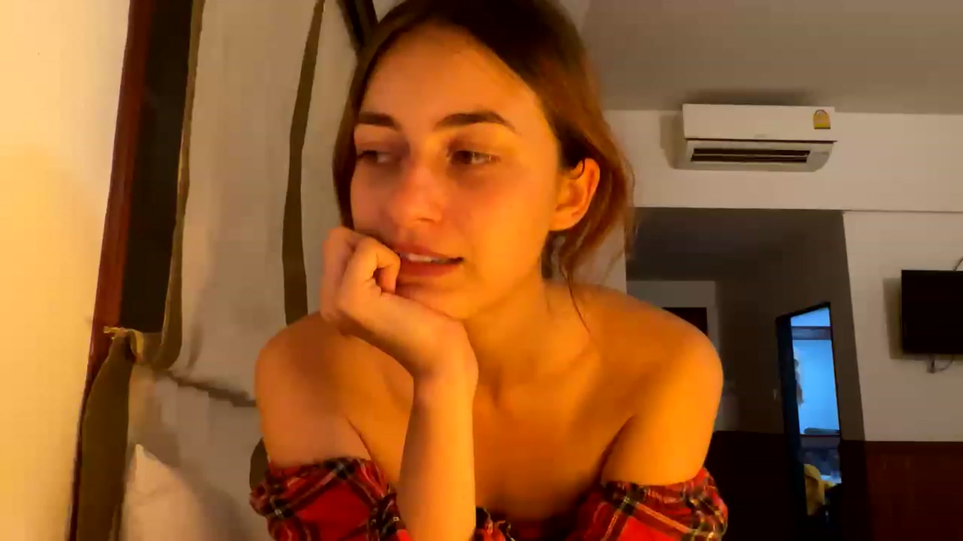 Gallery image thumbnail from Nikita_9's myfreecams stream on, 01/05/2023, 12:10 image 20 of 20