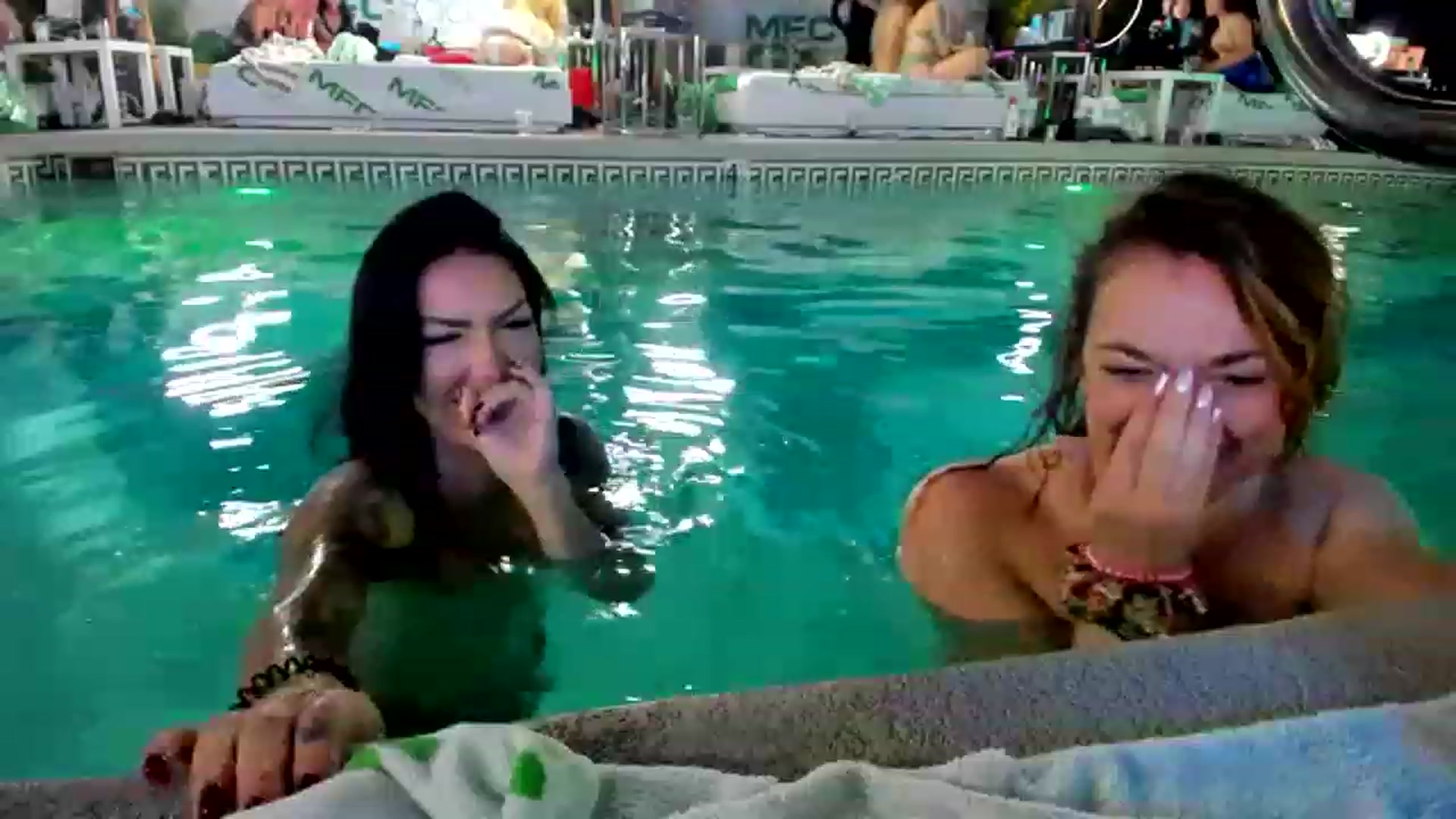 Gallery image thumbnail from NikkiEliot's myfreecams stream on, 05/25/2023, 07:03 image 3 of 20