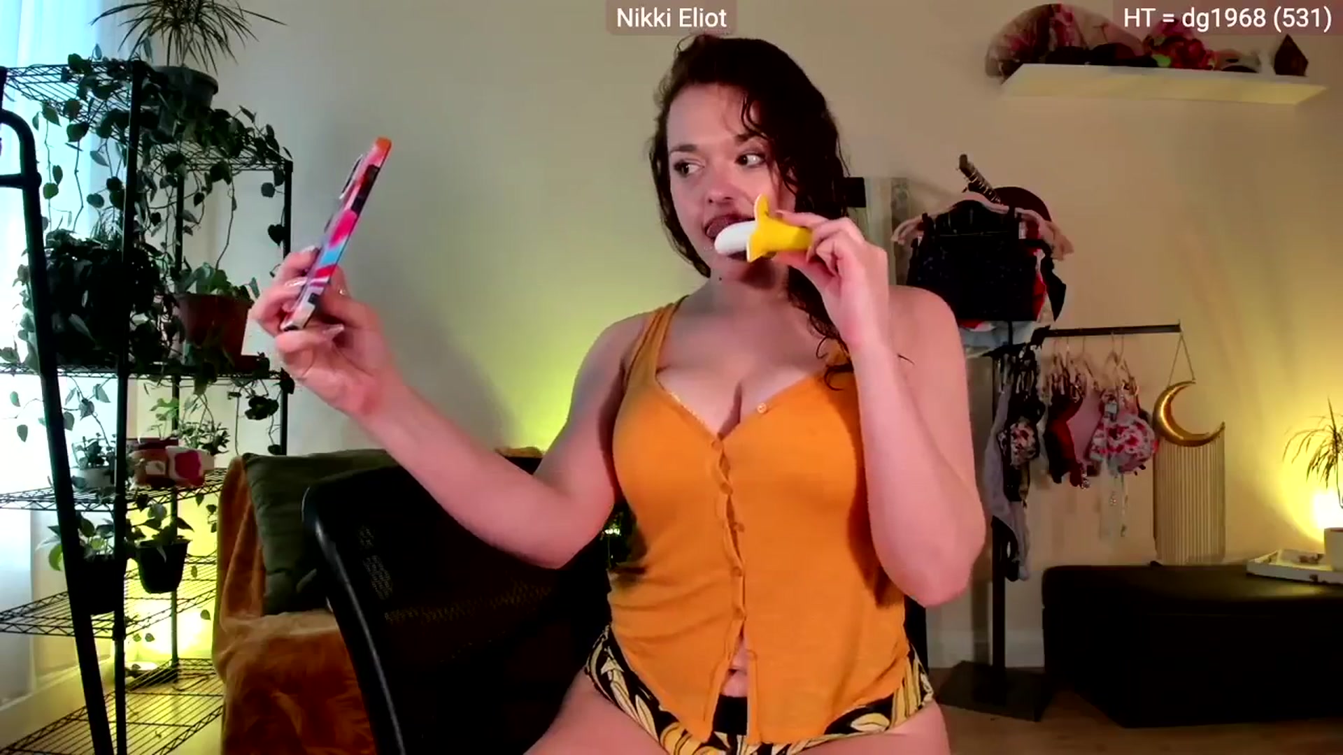 Gallery image thumbnail from NikkiEliot's myfreecams stream on, 03/16/2024, 22:20 image 18 of 20
