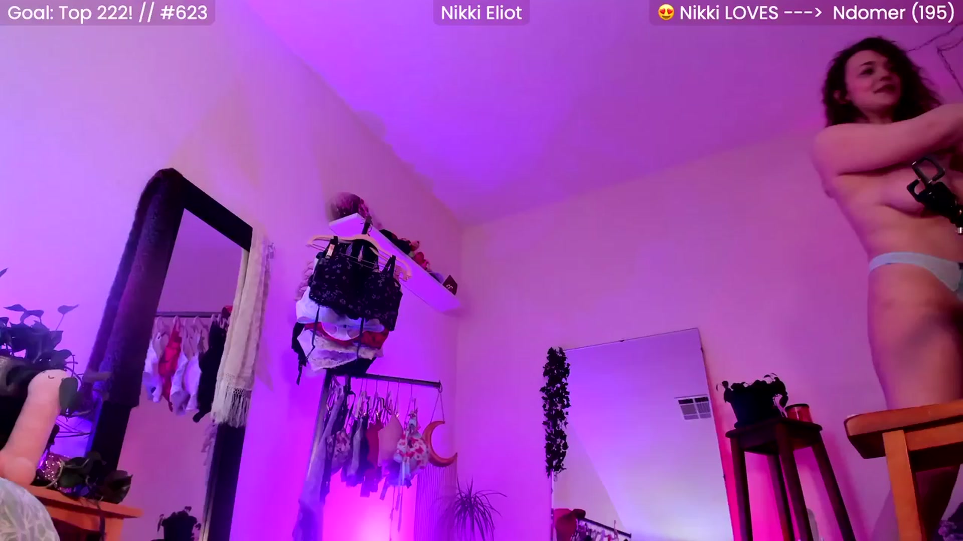 Gallery image thumbnail from NikkiEliot's myfreecams stream on, 03/22/2024, 24:01 image 10 of 20