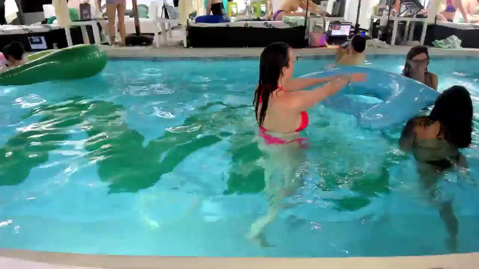 Gallery image thumbnail from NikkiEliot's myfreecams stream on, 09/24/2024, 07:14 image 9 of 20