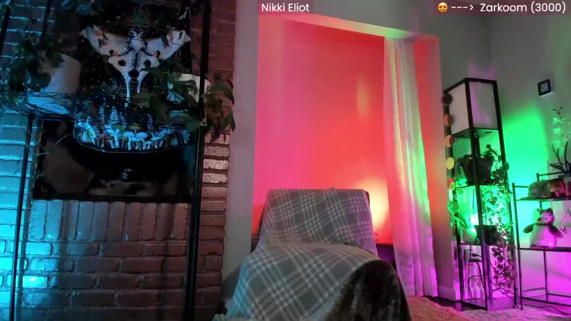 Gallery image thumbnail from NikkiEliot's myfreecams stream on, 10/19/2024, 08:08 image 11 of 20
