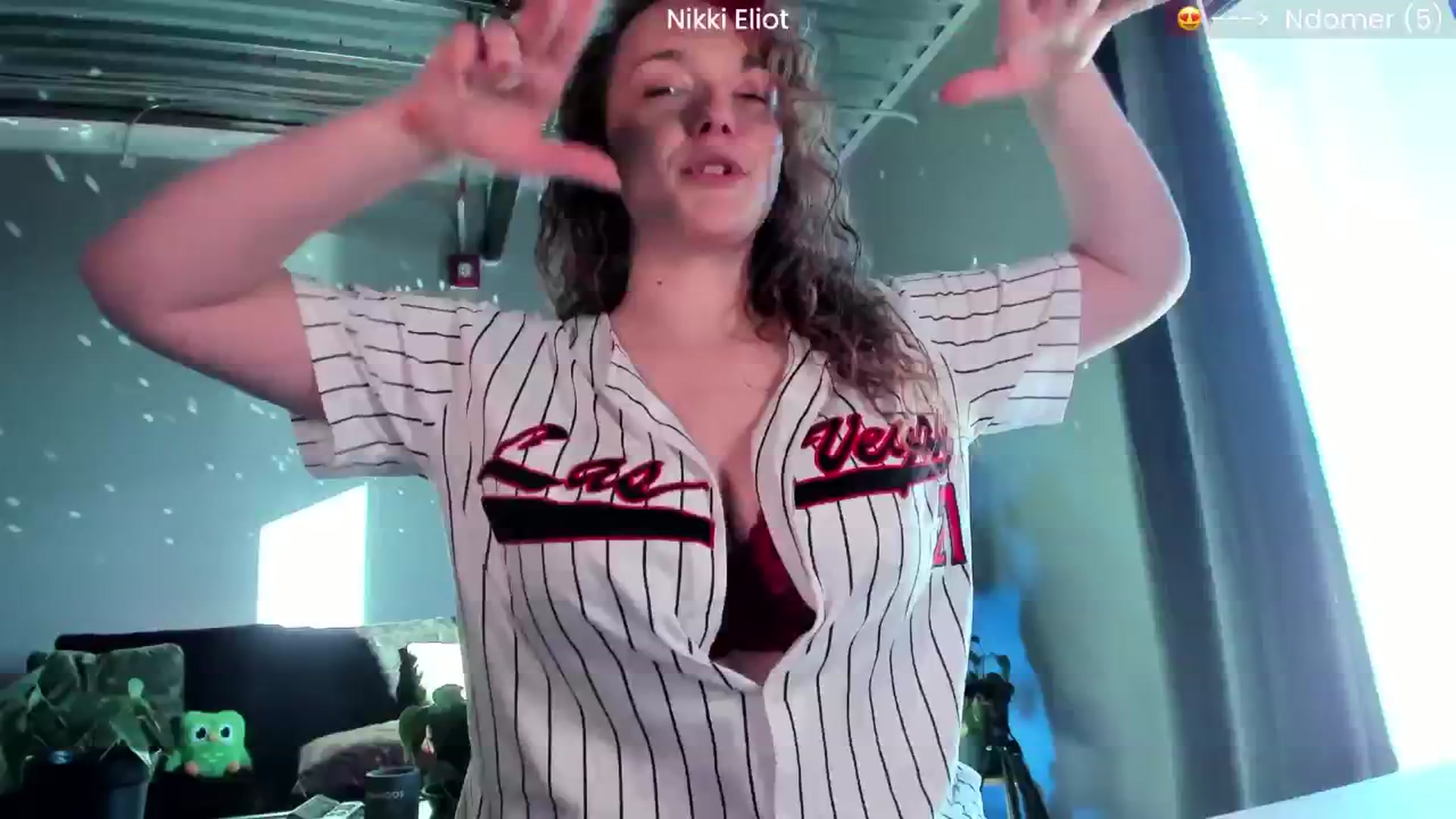 Gallery image thumbnail from NikkiEliot's myfreecams stream on, 11/22/2024, 23:35 image 11 of 20