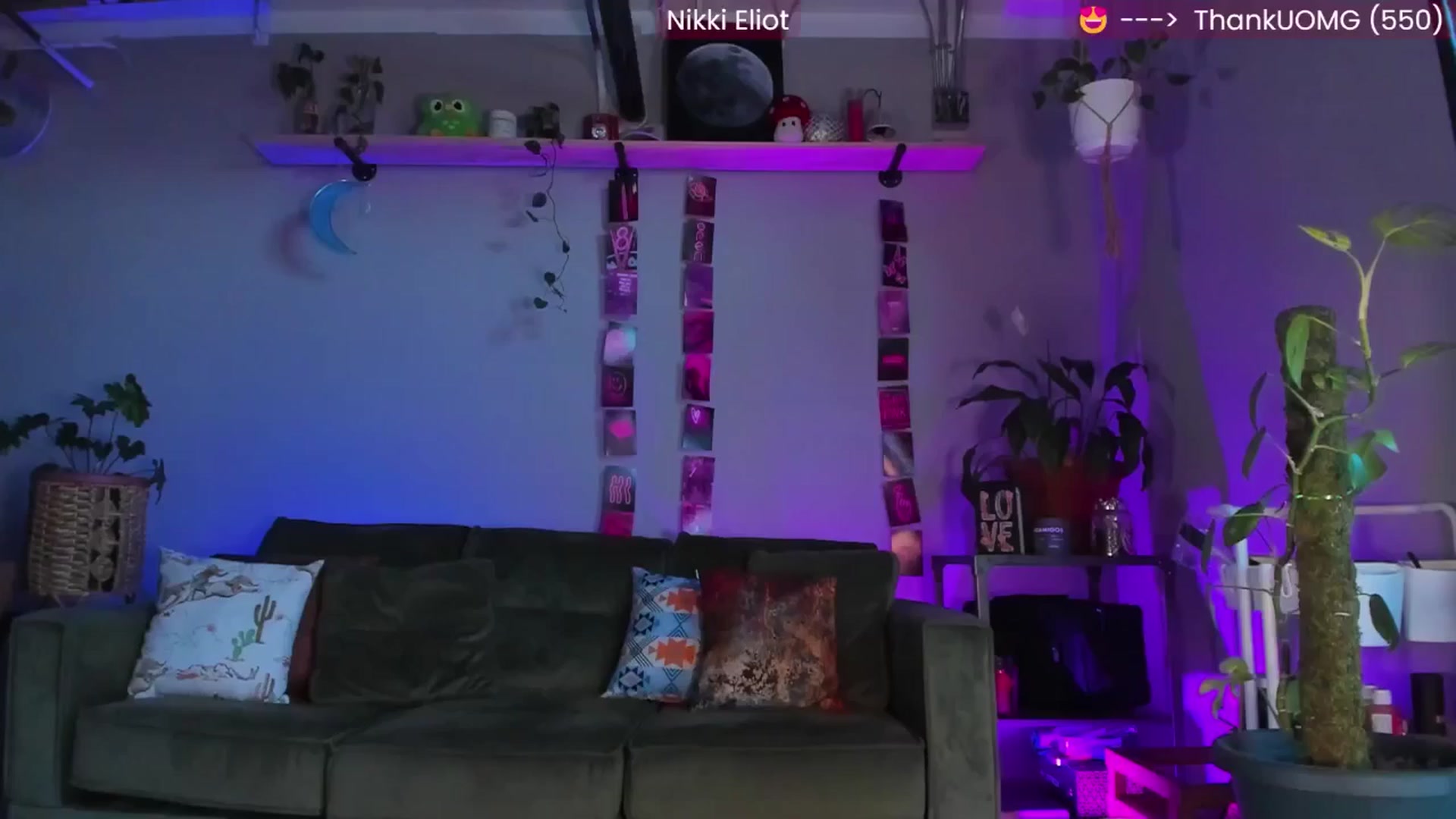 Gallery image thumbnail from NikkiEliot's myfreecams stream on, 04/20/2025, 24:05 image 19 of 20