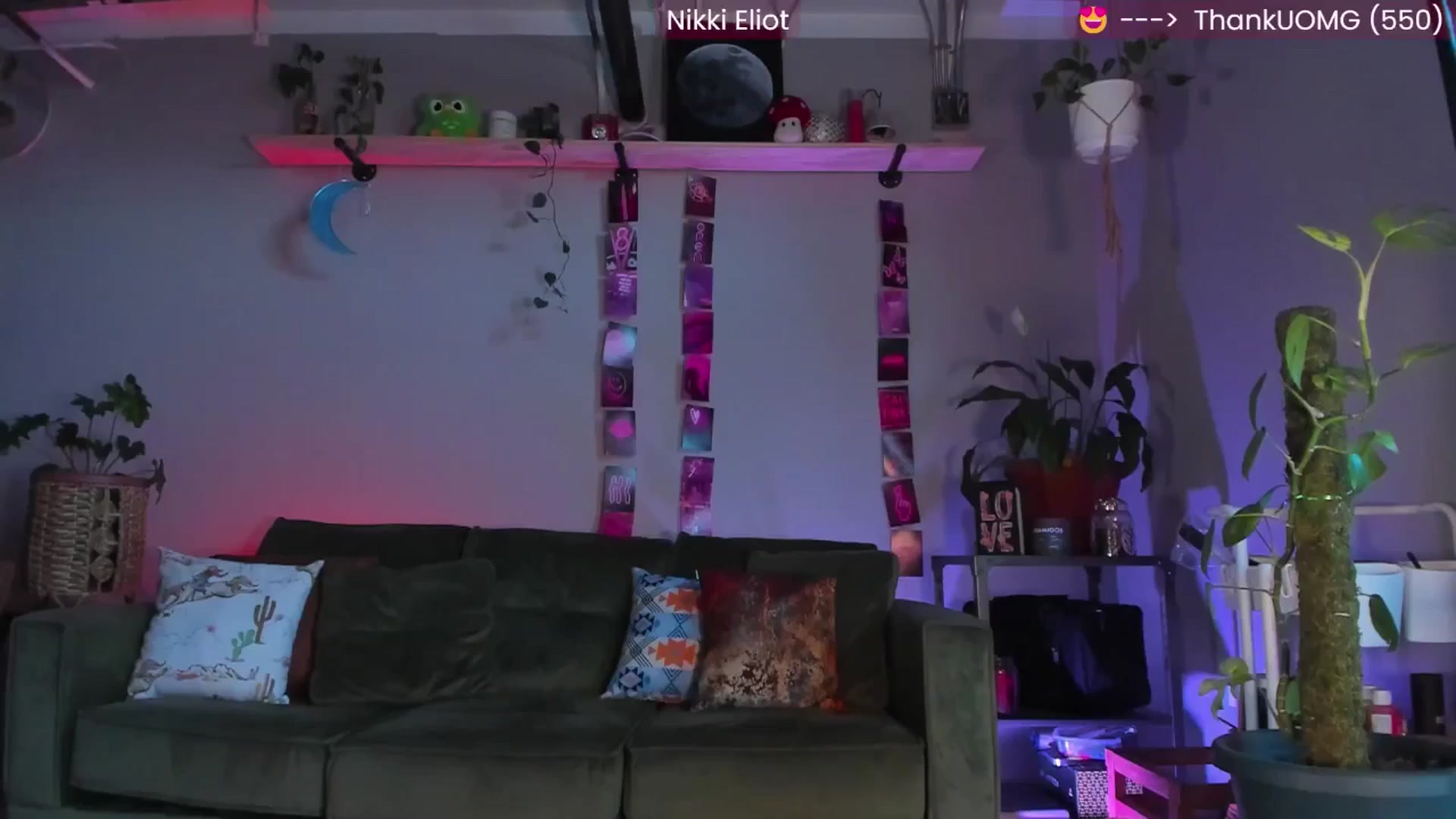 Gallery image thumbnail from NikkiEliot's myfreecams stream on, 04/20/2025, 24:31 image 8 of 20
