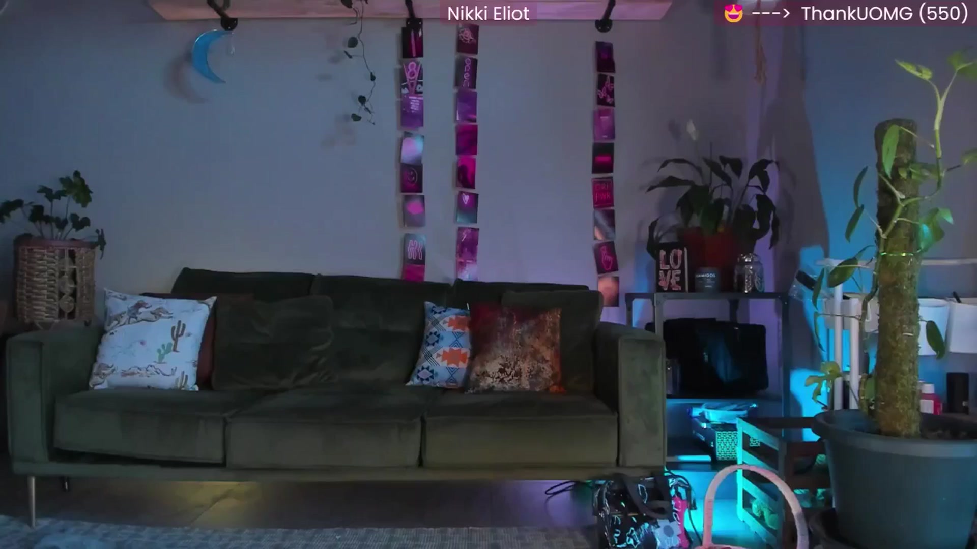 Gallery image thumbnail from NikkiEliot's myfreecams stream on, 04/20/2025, 24:31 image 10 of 20