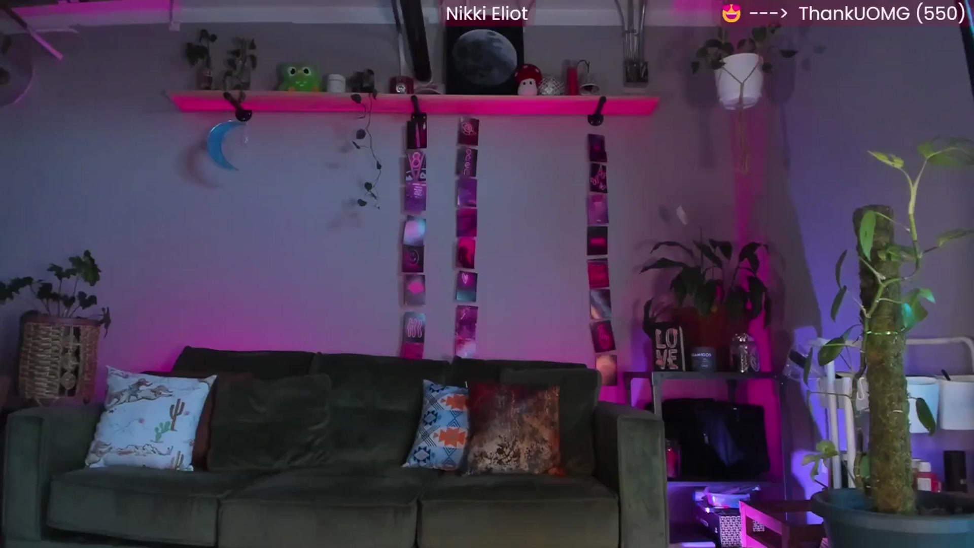 Gallery image thumbnail from NikkiEliot's myfreecams stream on, 04/20/2025, 24:31 image 9 of 20