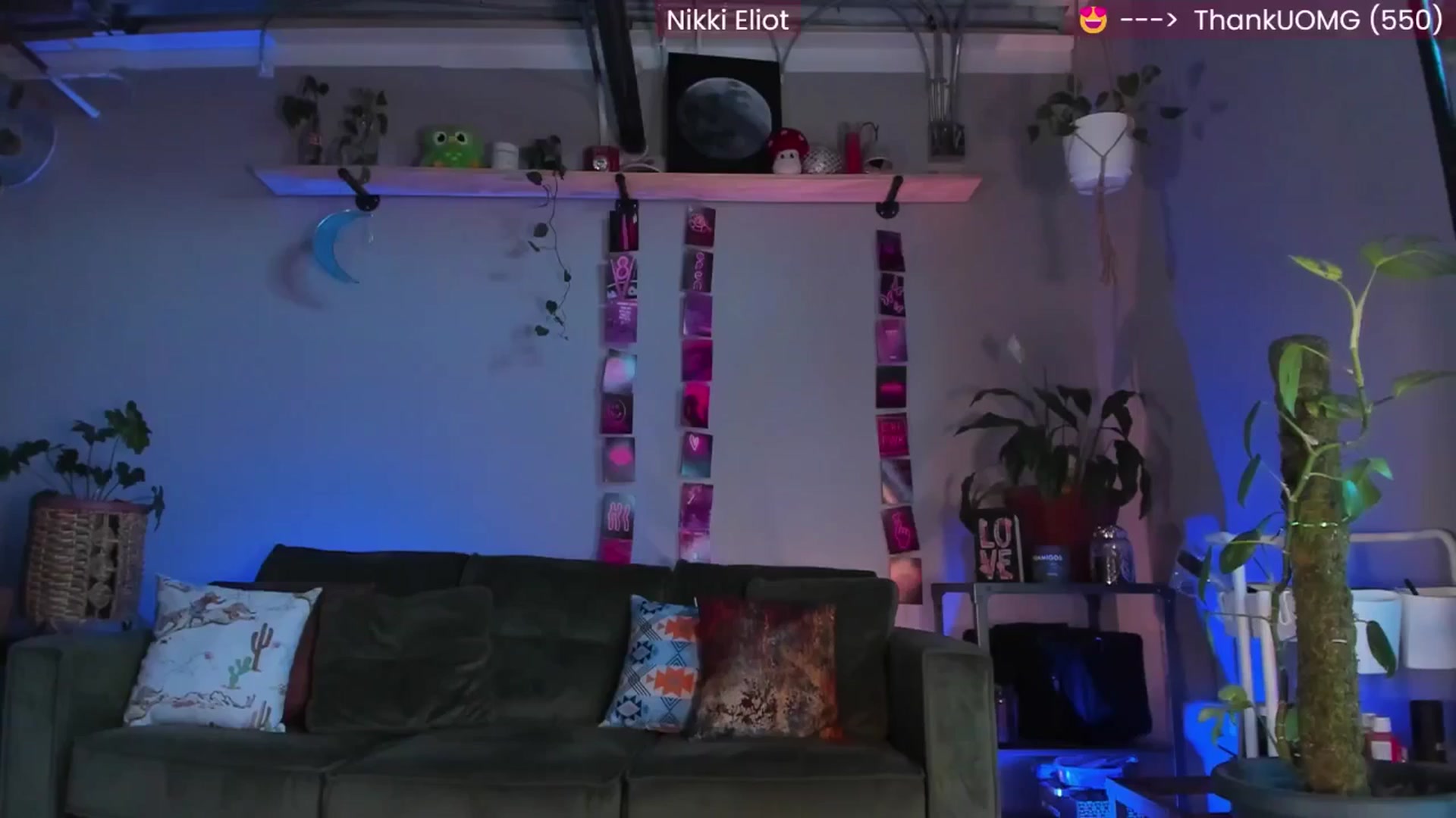 Gallery image thumbnail from NikkiEliot's myfreecams stream on, 04/20/2025, 24:31 image 14 of 20
