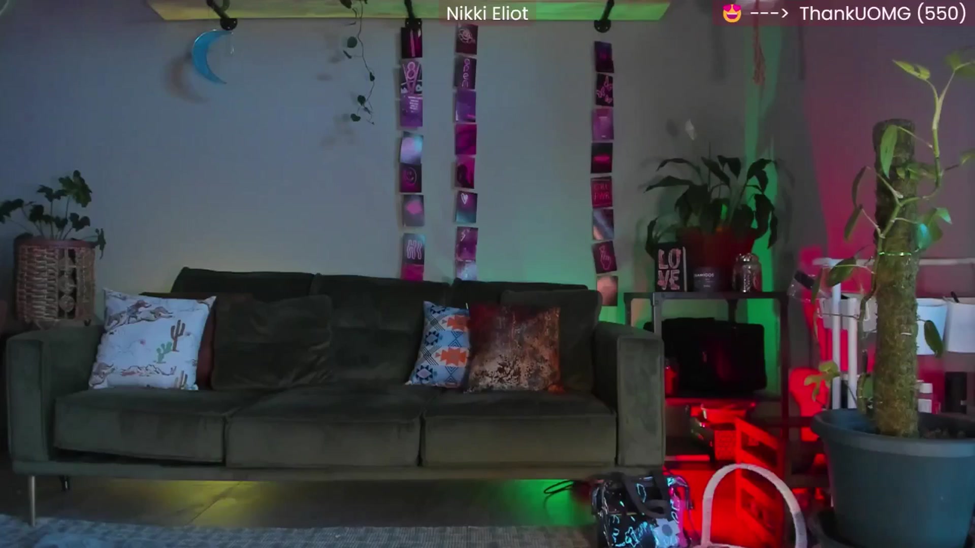 Gallery image thumbnail from NikkiEliot's myfreecams stream on, 04/20/2025, 24:31 image 11 of 20