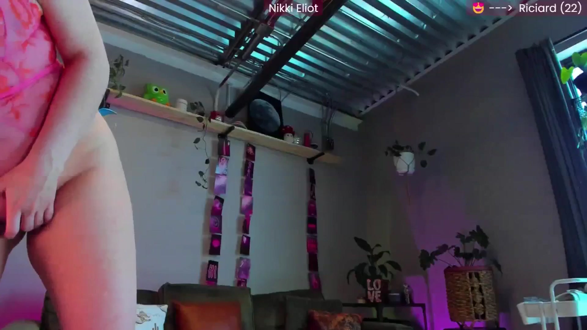 Gallery image thumbnail from NikkiEliot's myfreecams stream on, 04/27/2025, 22:40 image 7 of 20