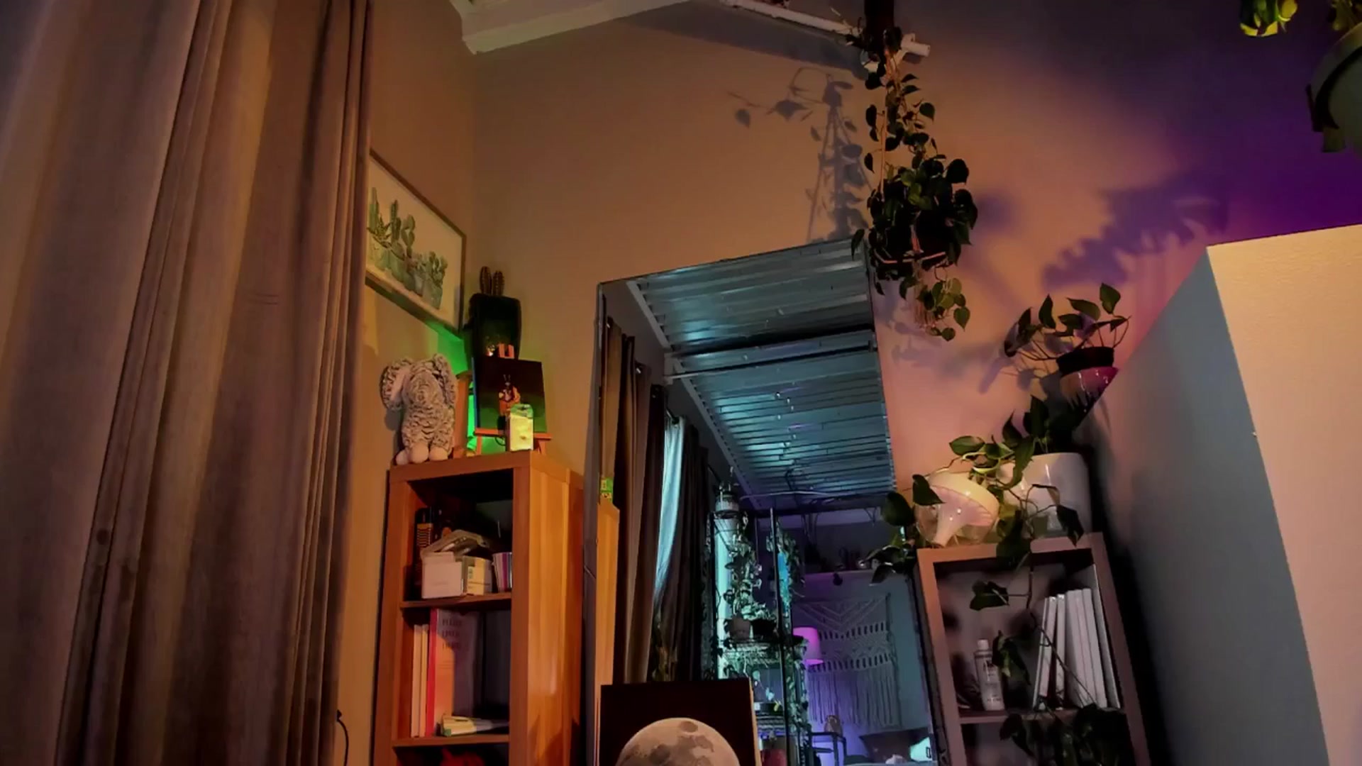 Gallery image thumbnail from NikkiEliot's myfreecams stream on, 08/28/2025, 20:51 image 17 of 20