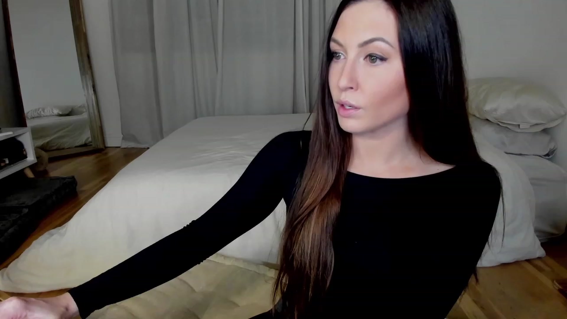 Gallery image thumbnail from NikkiFetish's myfreecams stream on, 12/17/2022, 02:01 image 1 of 20