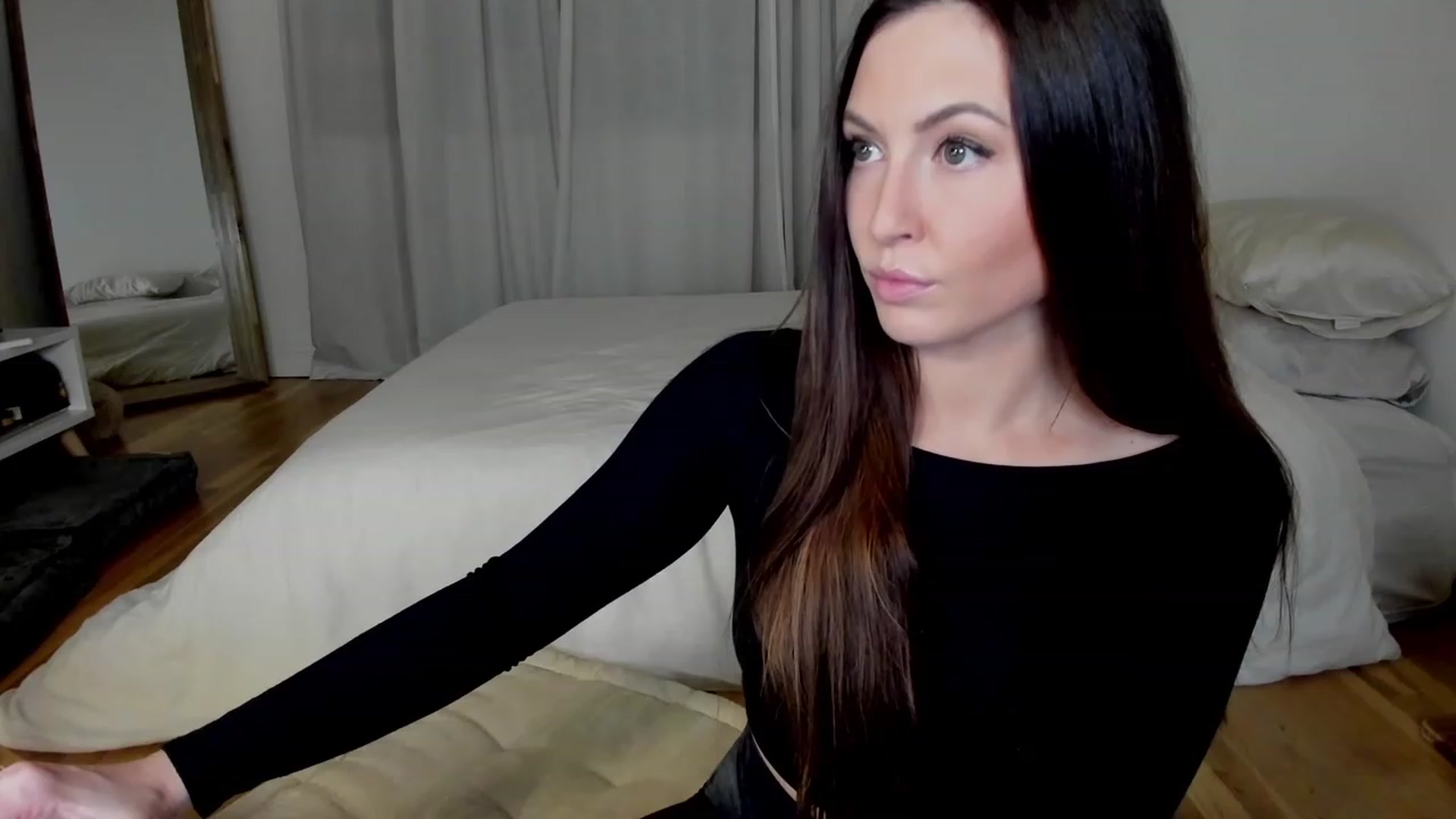 Gallery image thumbnail from NikkiFetish's myfreecams stream on, 12/17/2022, 02:01 image 2 of 20