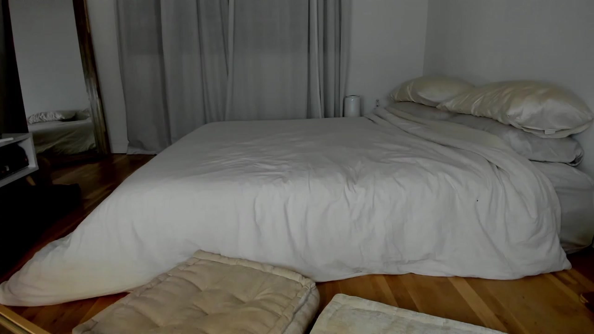 Gallery image thumbnail from NikkiFetish's myfreecams stream on, 12/17/2022, 02:01 image 18 of 20