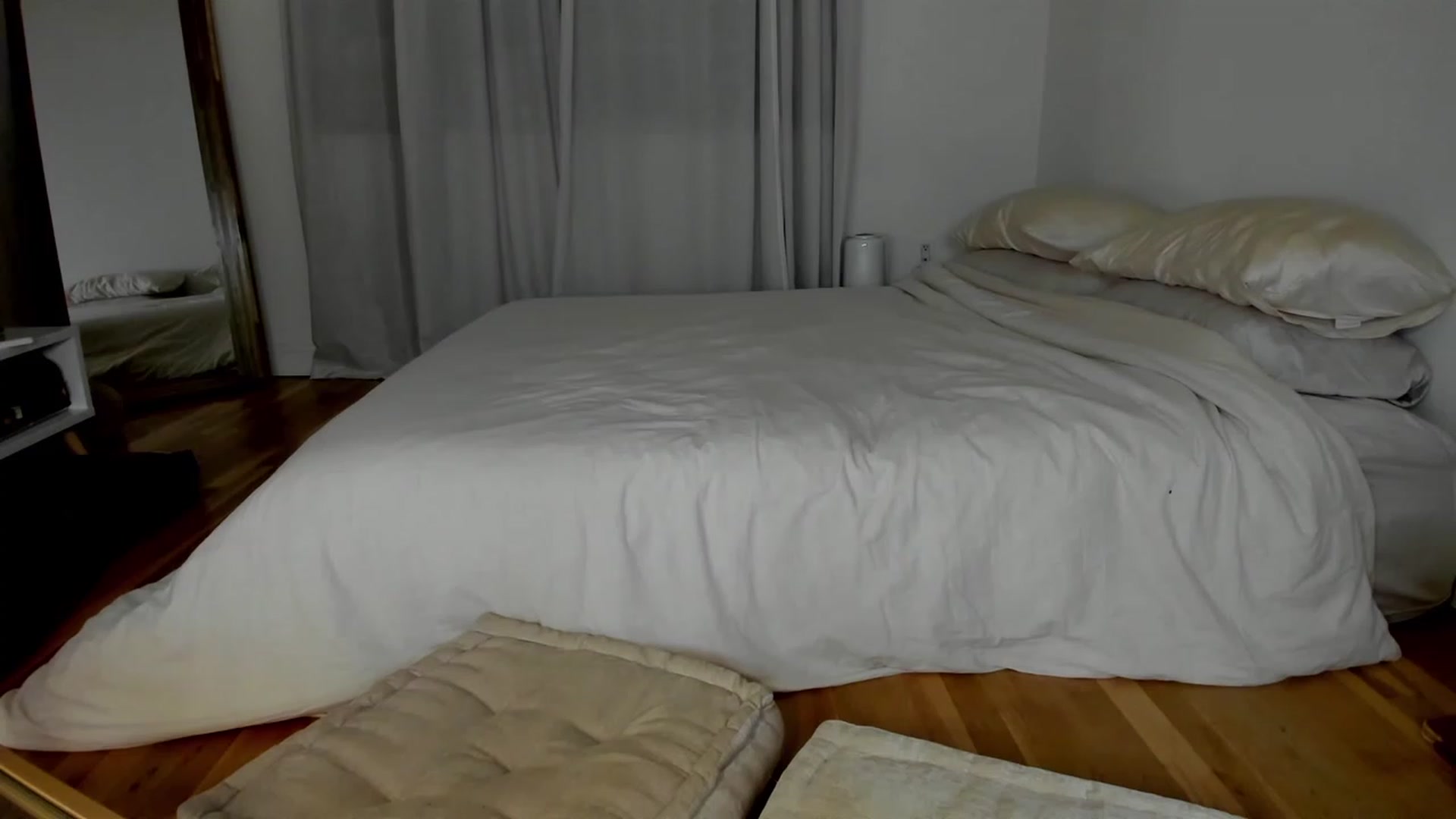 Gallery image thumbnail from NikkiFetish's myfreecams stream on, 12/17/2022, 02:01 image 16 of 20