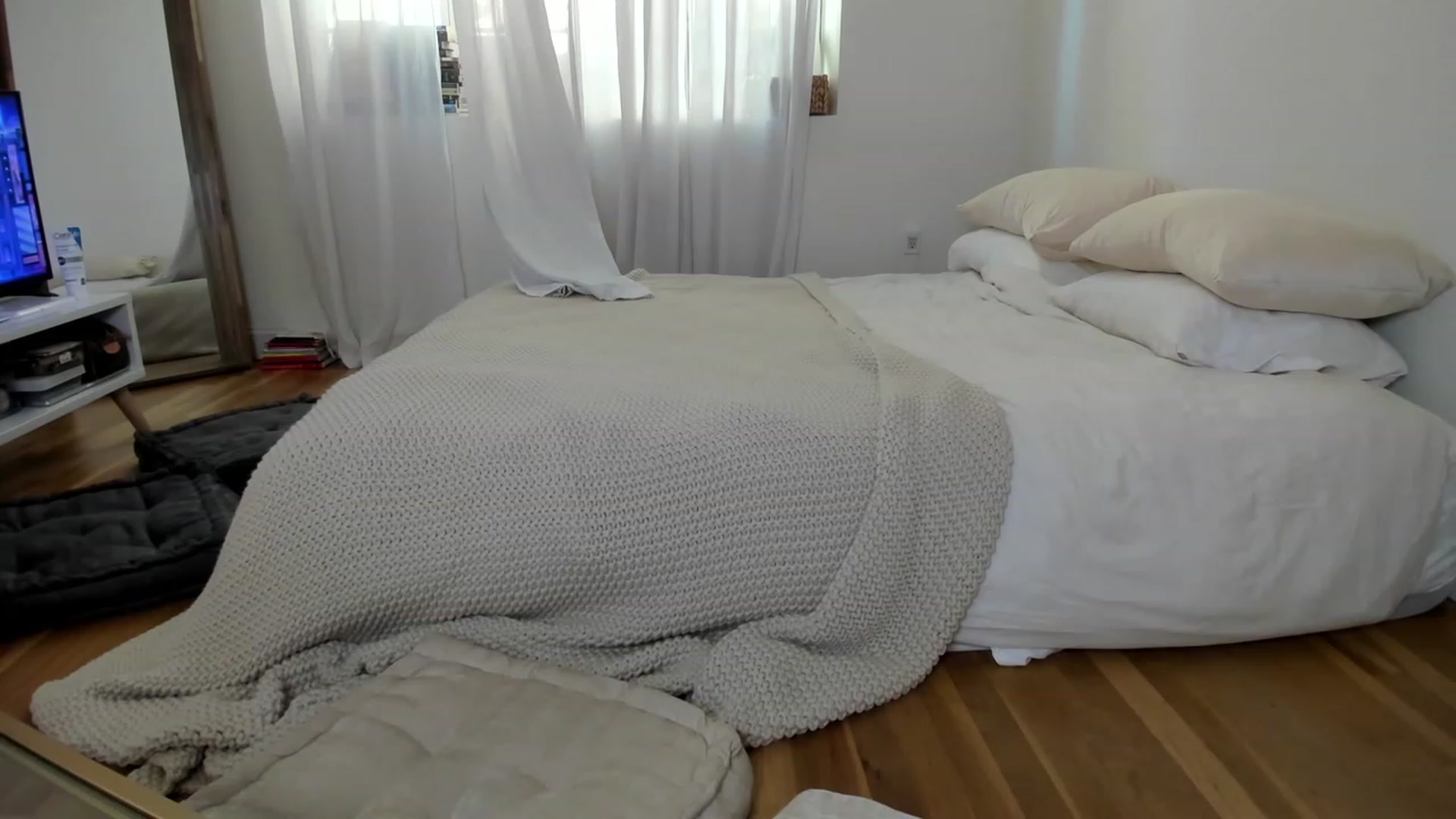 Gallery image thumbnail from NikkiFetish's myfreecams stream on, 03/18/2023, 22:05 image 15 of 20