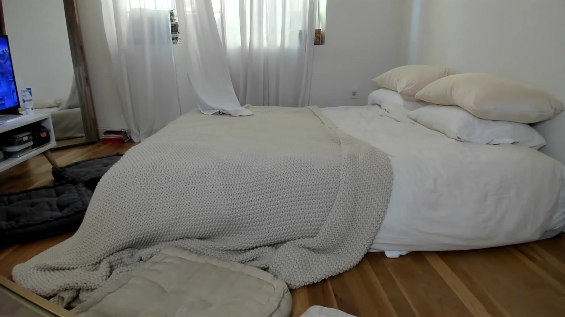 Gallery image thumbnail from NikkiFetish's myfreecams stream on, 03/18/2023, 22:05 image 16 of 20