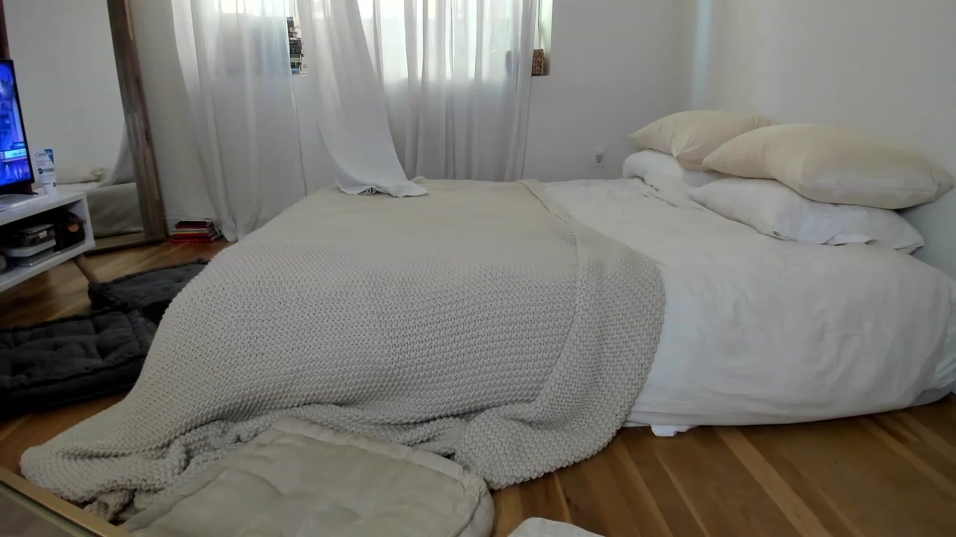Gallery image thumbnail from NikkiFetish's myfreecams stream on, 03/18/2023, 22:05 image 19 of 20