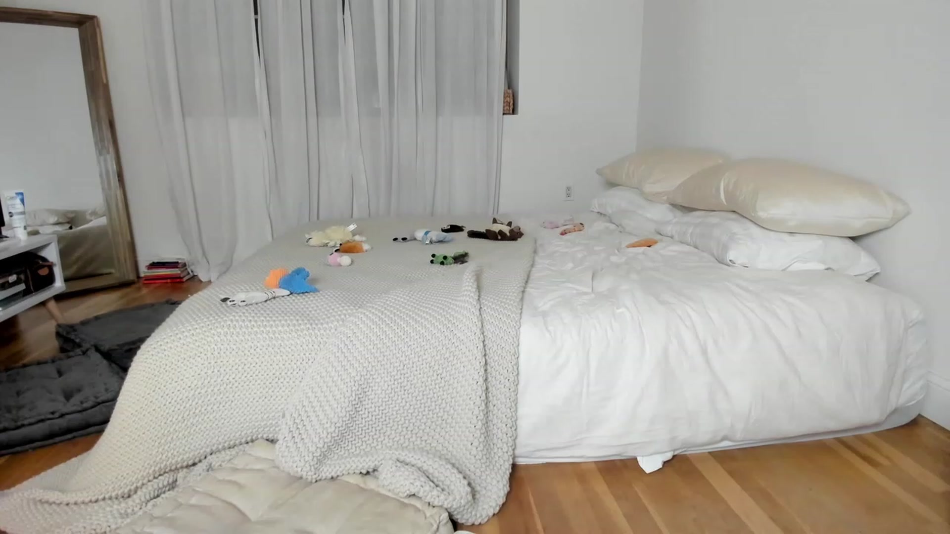 Gallery image thumbnail from NikkiFetish's myfreecams stream on, 03/19/2023, 02:49 image 9 of 20